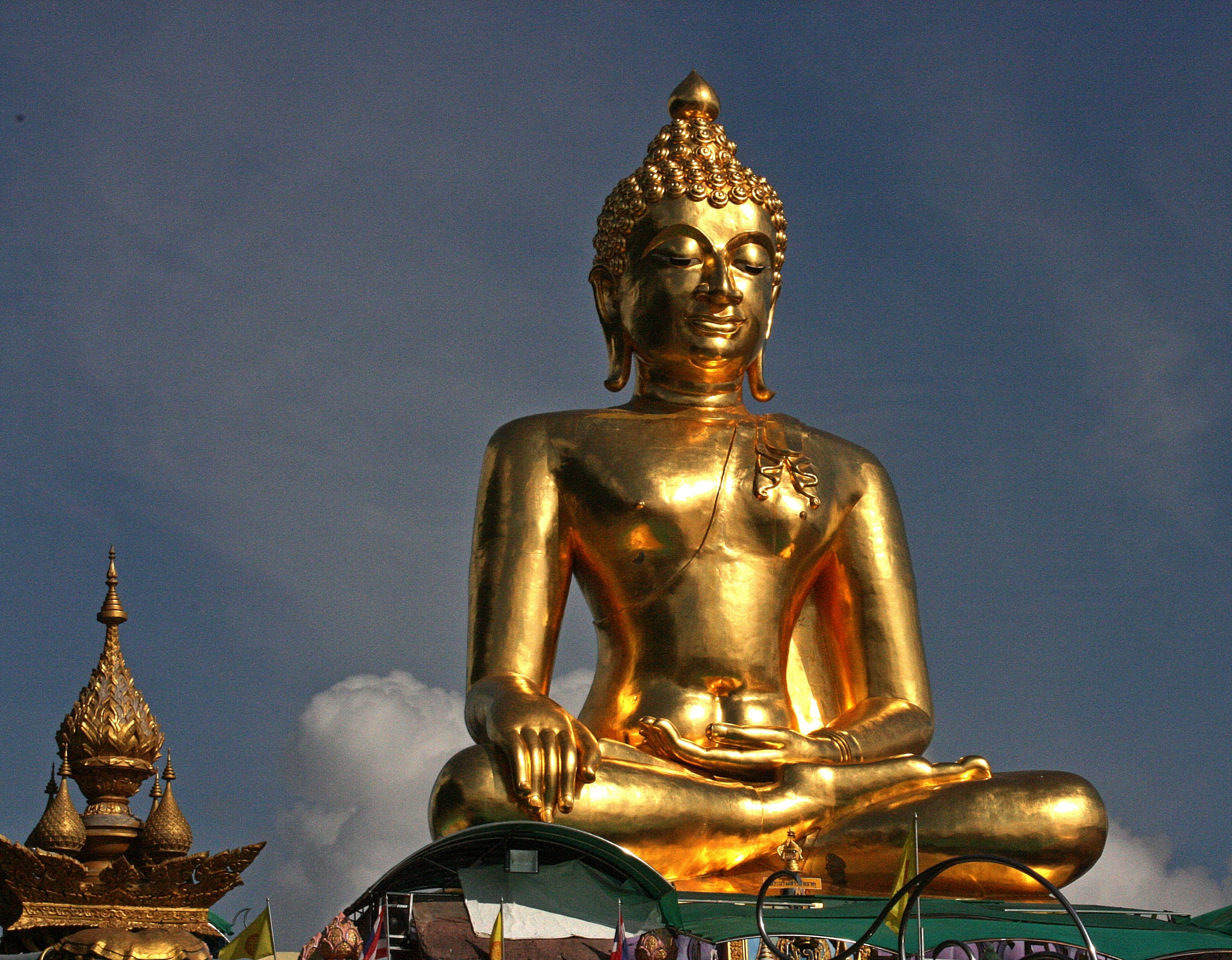 Canon EF 28-105mm f/3.5-4.5 USM sample photo. The golden triangle along the mekong river at ban sop ruak, thailand photography