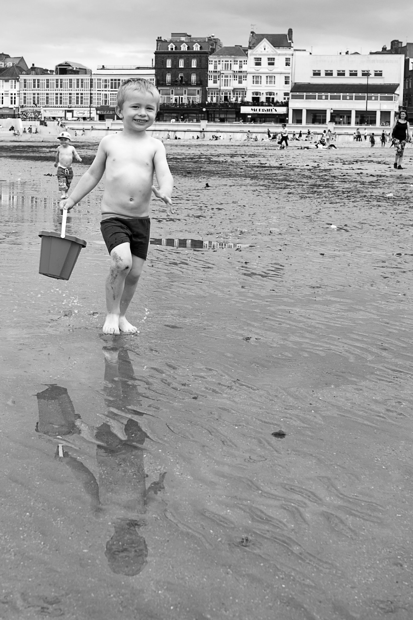 Sigma 30mm F1.4 EX DC HSM sample photo. The beach race photography