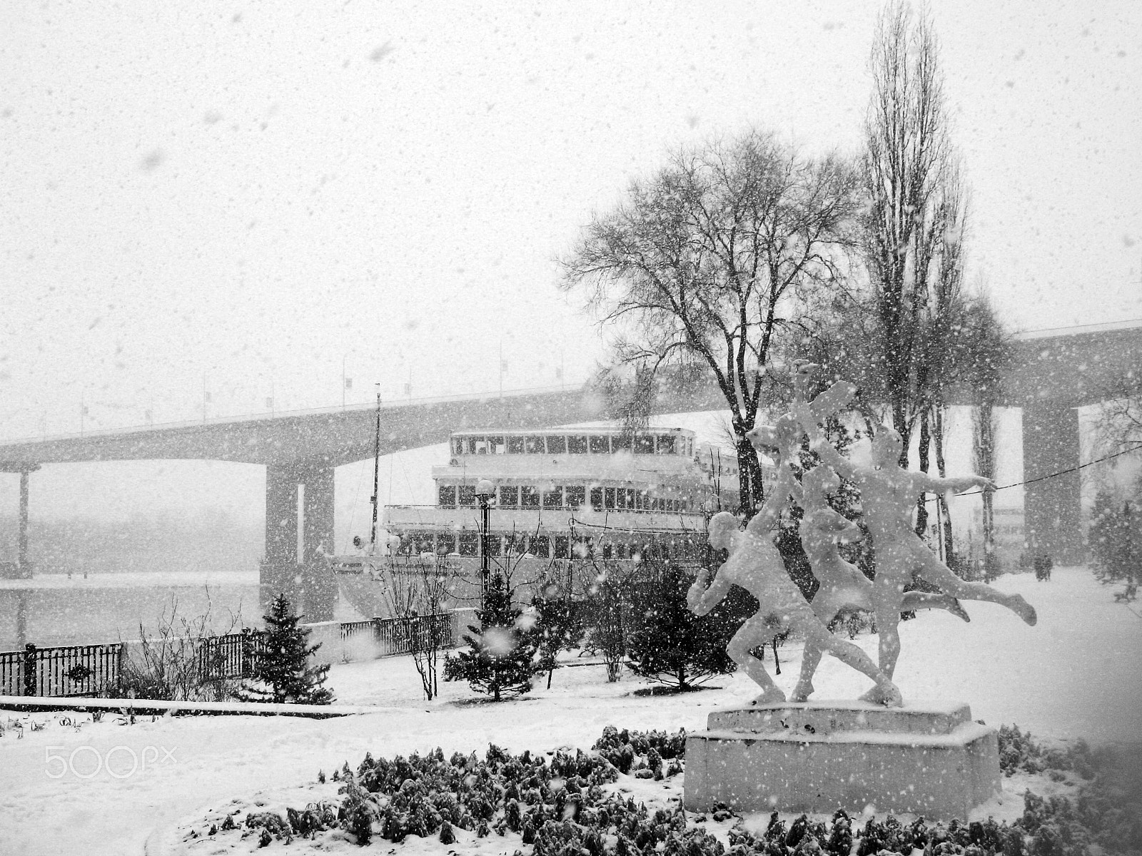 Canon POWERSHOT A620 sample photo. Snowfall in rostov-on-don. photography