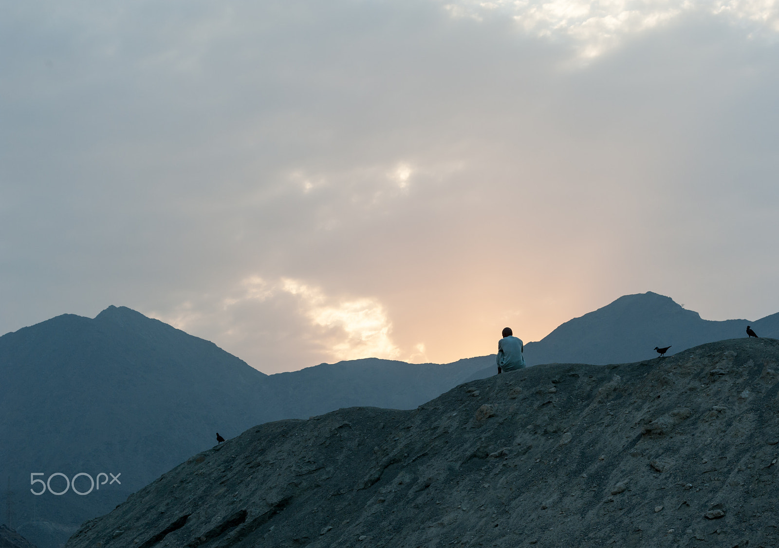 Nikon D700 + Nikon AF-S Nikkor 70-200mm F4G ED VR sample photo. Contemplation  of a sunset in a mountains photography