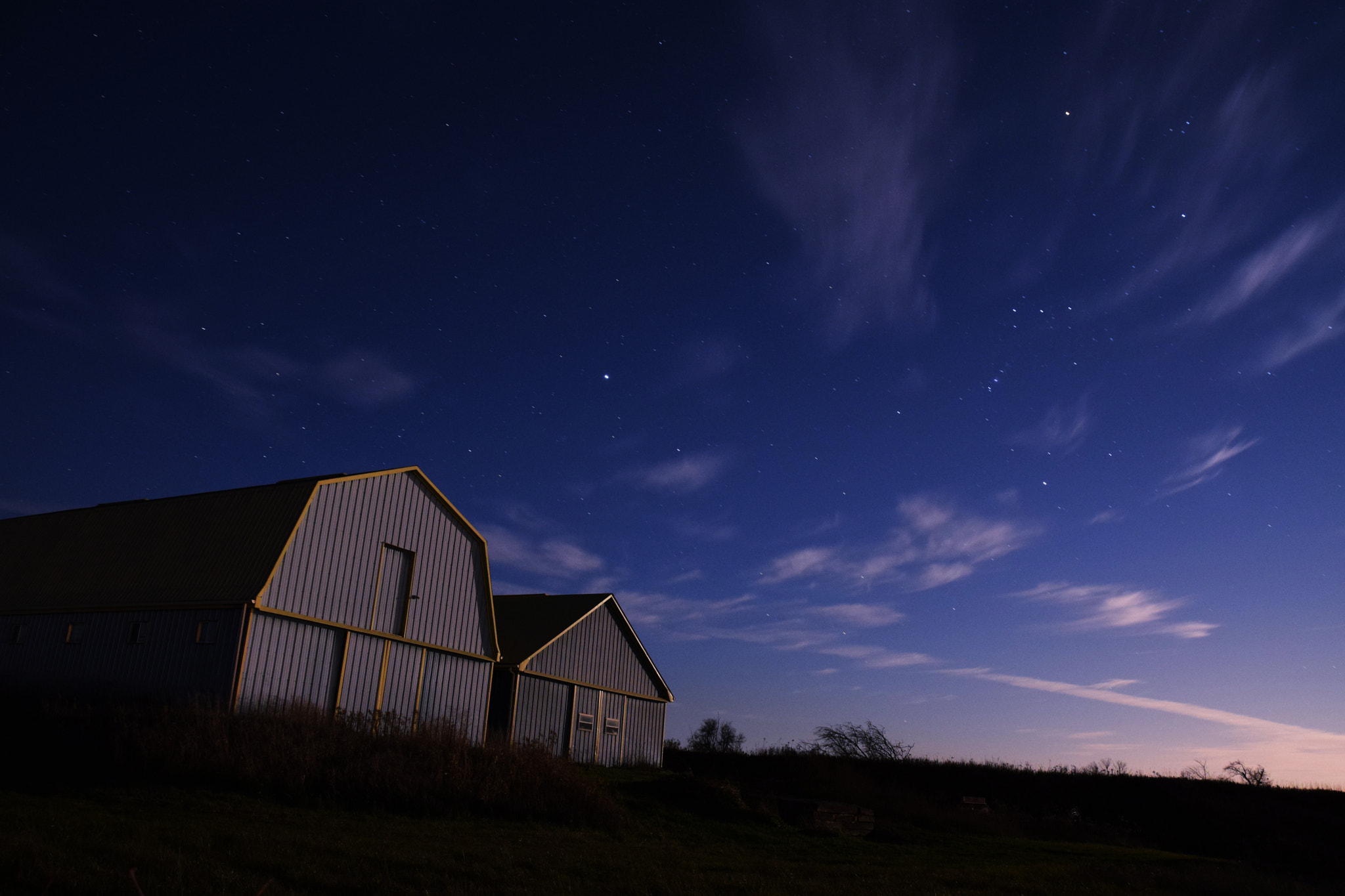 Sigma 18-250mm F3.5-6.3 DC Macro OS HSM sample photo. Farmland mornings photography