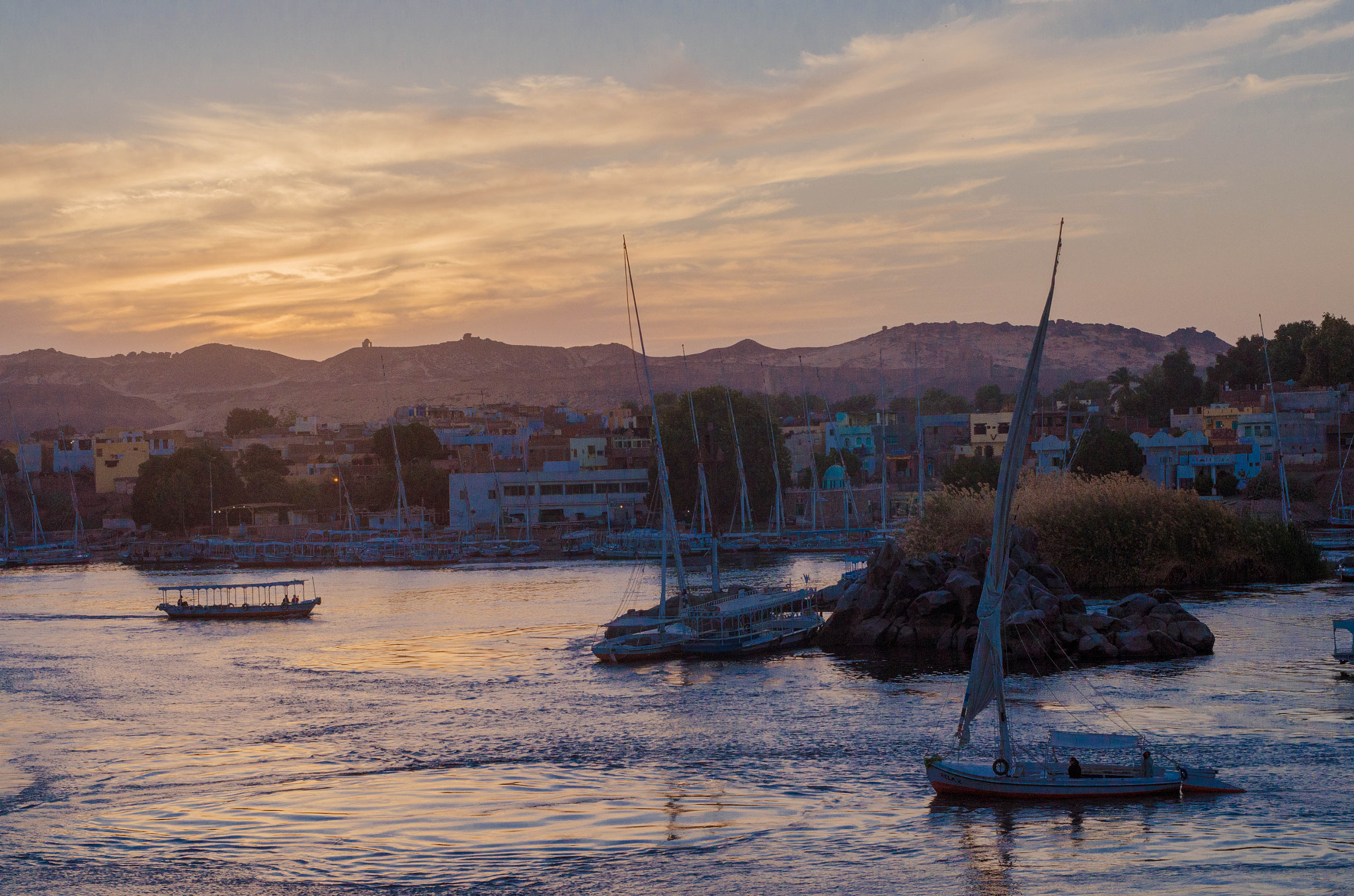 Sigma 24-70mm F2.8 EX DG HSM sample photo. Cornish at aswan - eg photography