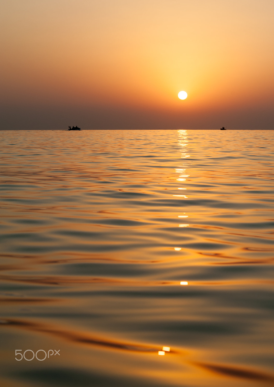 Nikon AF-S Nikkor 70-200mm F4G ED VR sample photo. Sunrise at indian ocean / fujairah uae photography