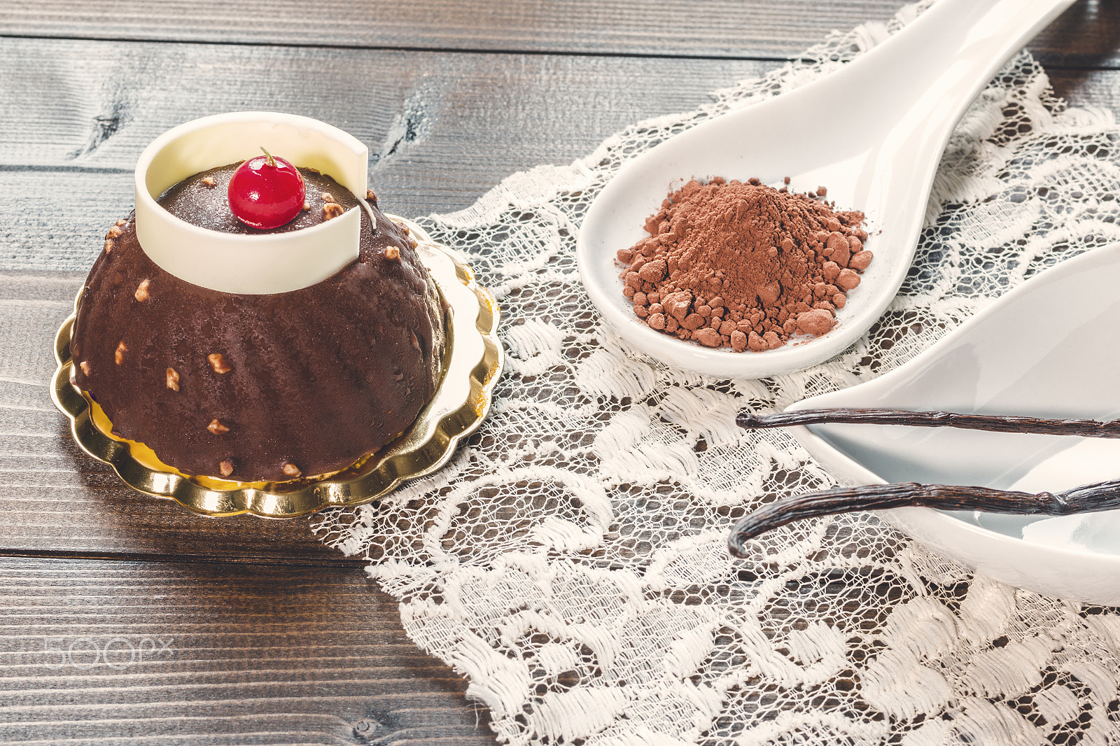 Canon EOS 70D + Canon EF 50mm F2.5 Macro sample photo. Chocolate cake photography