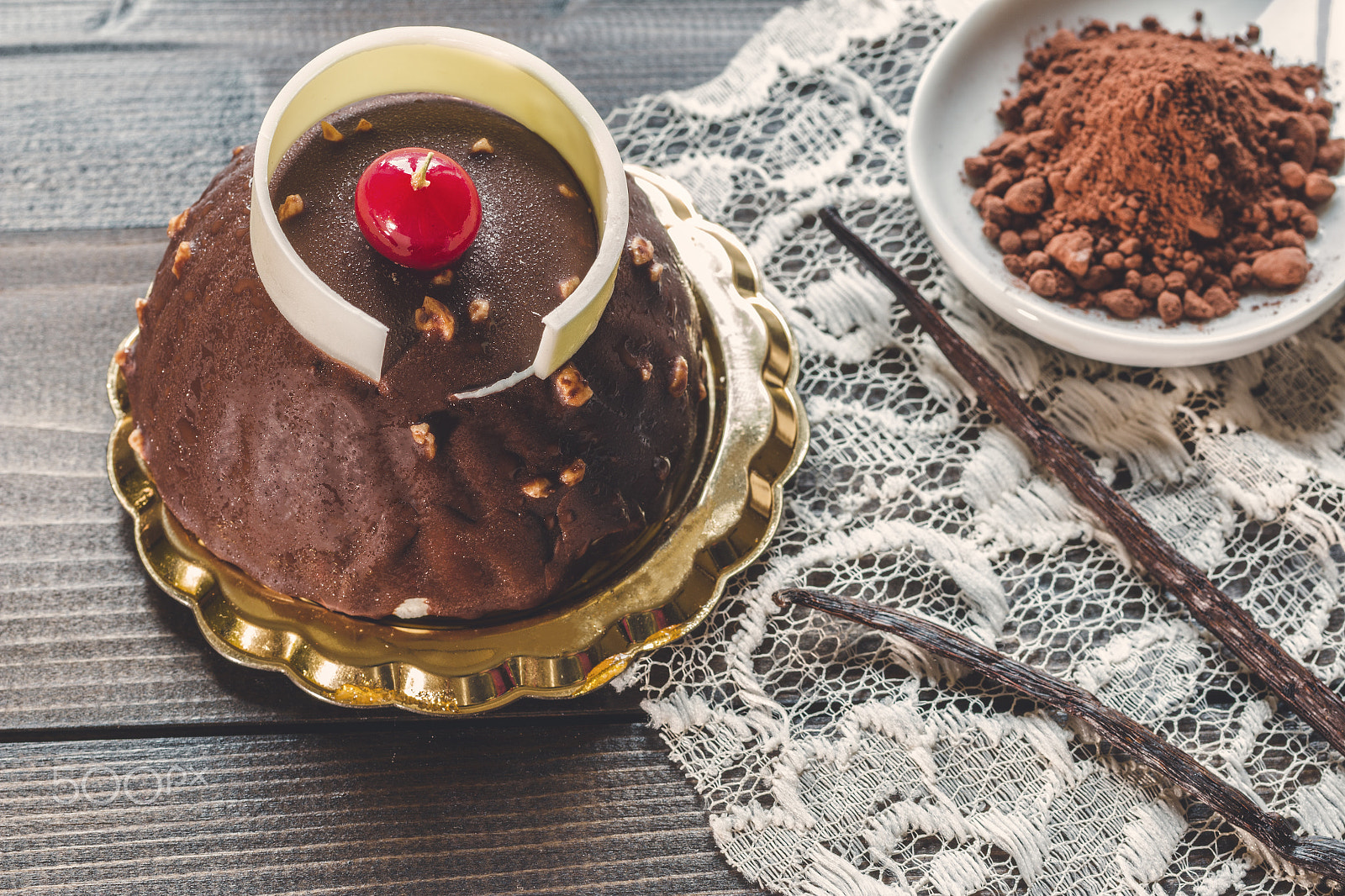 Canon EOS 70D + Canon EF 50mm F2.5 Macro sample photo. Chocolate cake photography