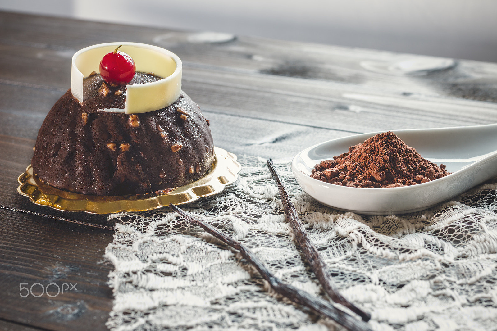 Canon EOS 70D + Canon EF 50mm F2.5 Macro sample photo. Chocolate cake photography