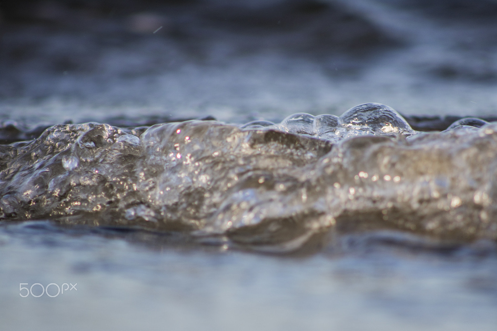 Canon EOS 750D (EOS Rebel T6i / EOS Kiss X8i) + EF75-300mm f/4-5.6 sample photo. Bubbly wave rolling in photography