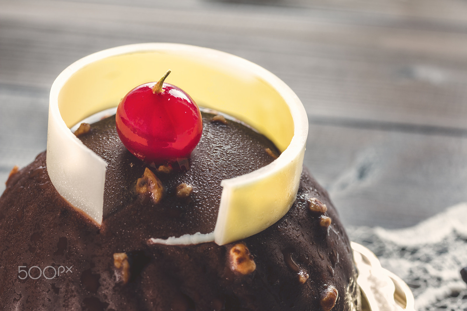 Canon EOS 70D + Canon EF 50mm F2.5 Macro sample photo. Chocolate cake photography