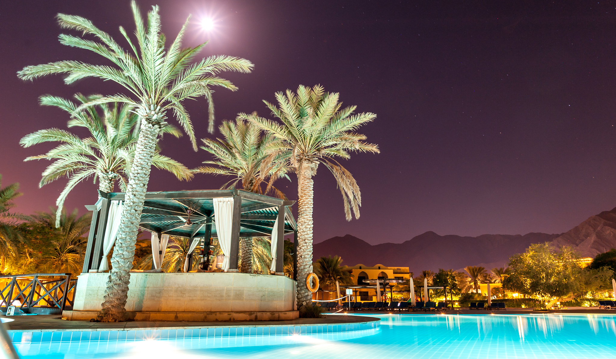 Nikon AF-S Nikkor 20mm F1.8G ED sample photo. Silent pool with a fool moon rising photography