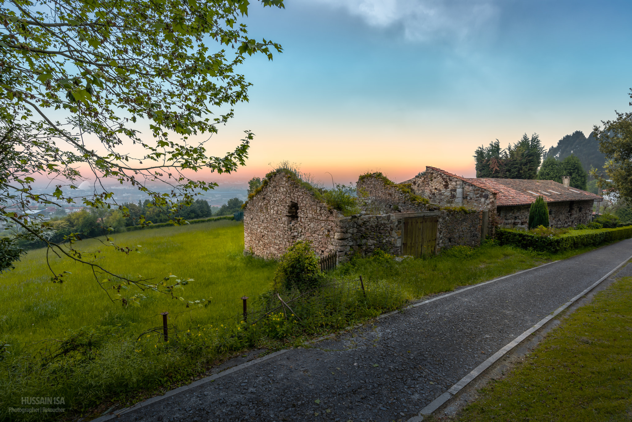 Nikon D810 + Nikon AF-S Nikkor 18-35mm F3.5-4.5G ED sample photo. Sunrise from naranco mountain photography