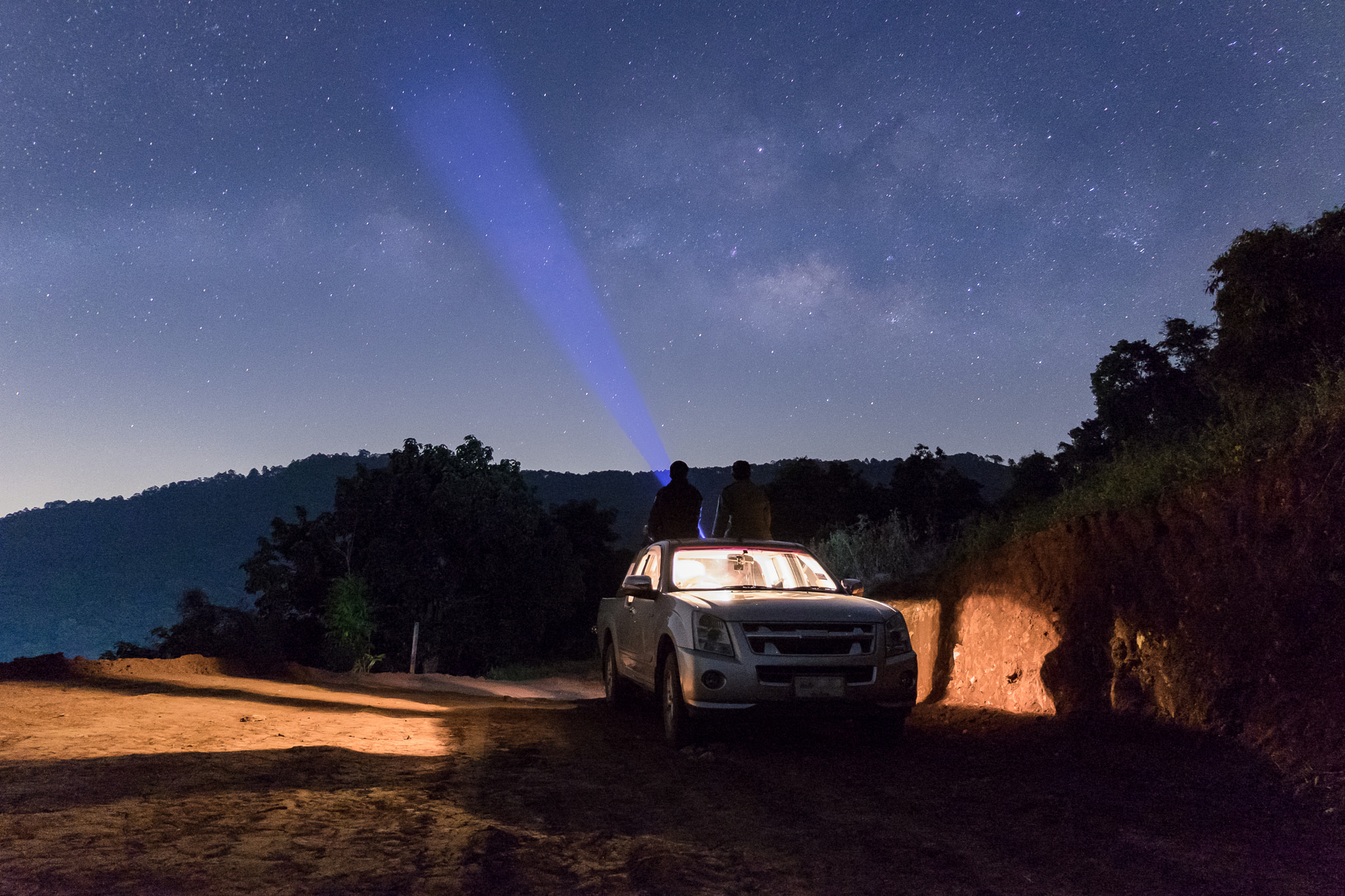 Fujifilm X-T10 + Fujifilm XC 16-50mm F3.5-5.6 OIS sample photo. Milky way over the  mountain photography