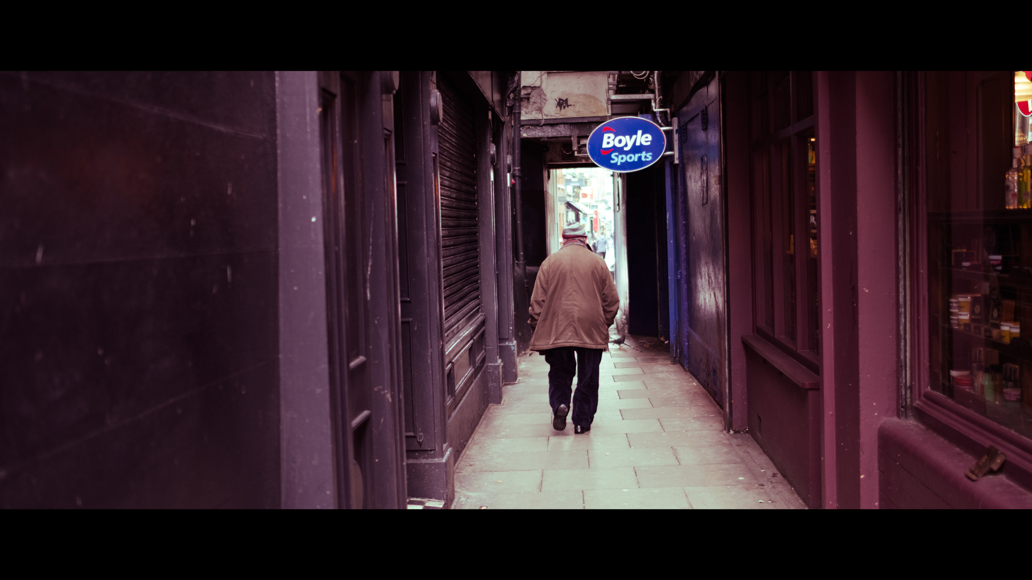 Fujifilm X-Pro2 + Fujifilm XF 23mm F1.4 R sample photo. Dame lane - dublin, ireland - color street photography photography