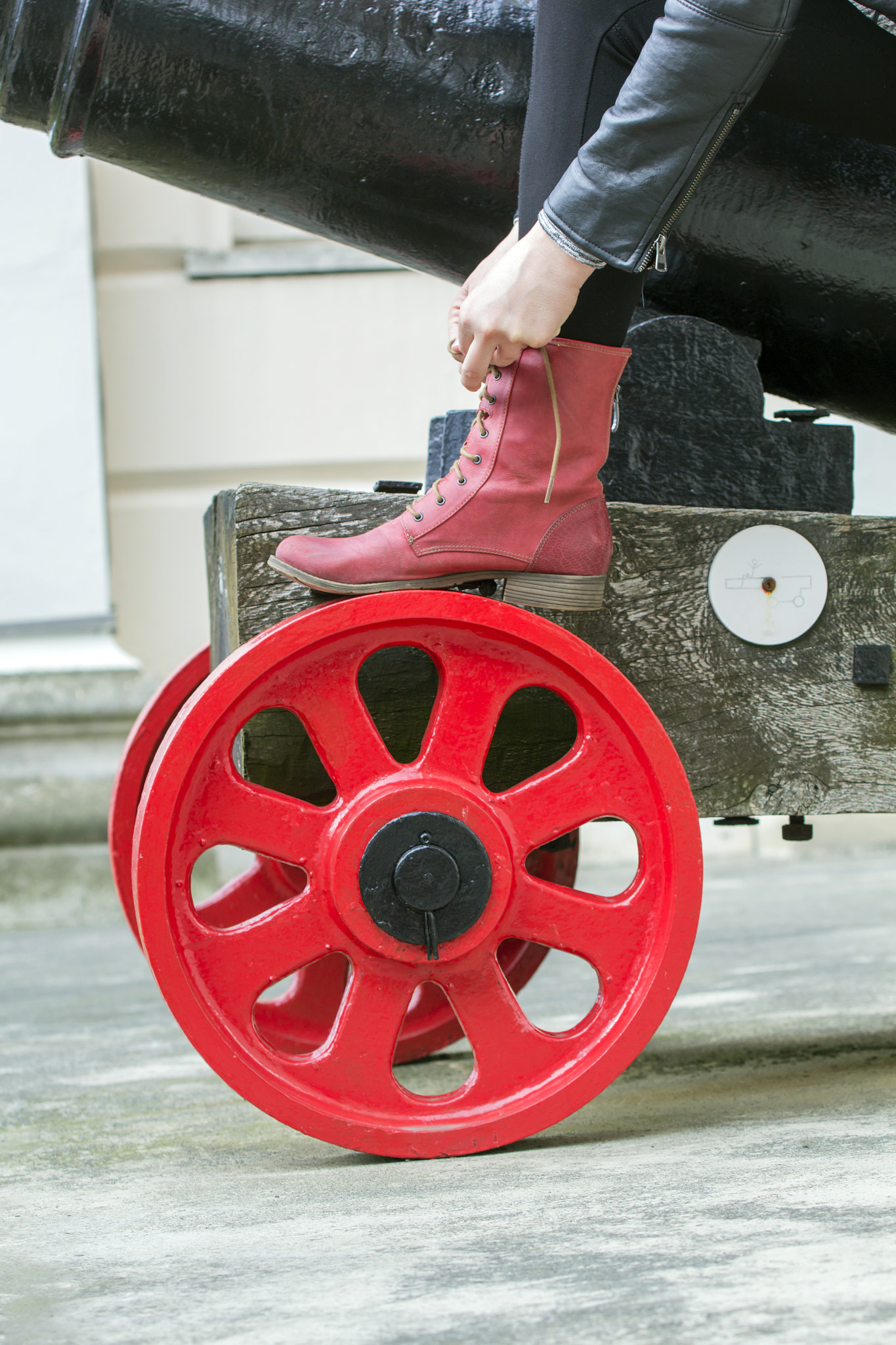 Canon EOS 60D sample photo. The red shoes photography