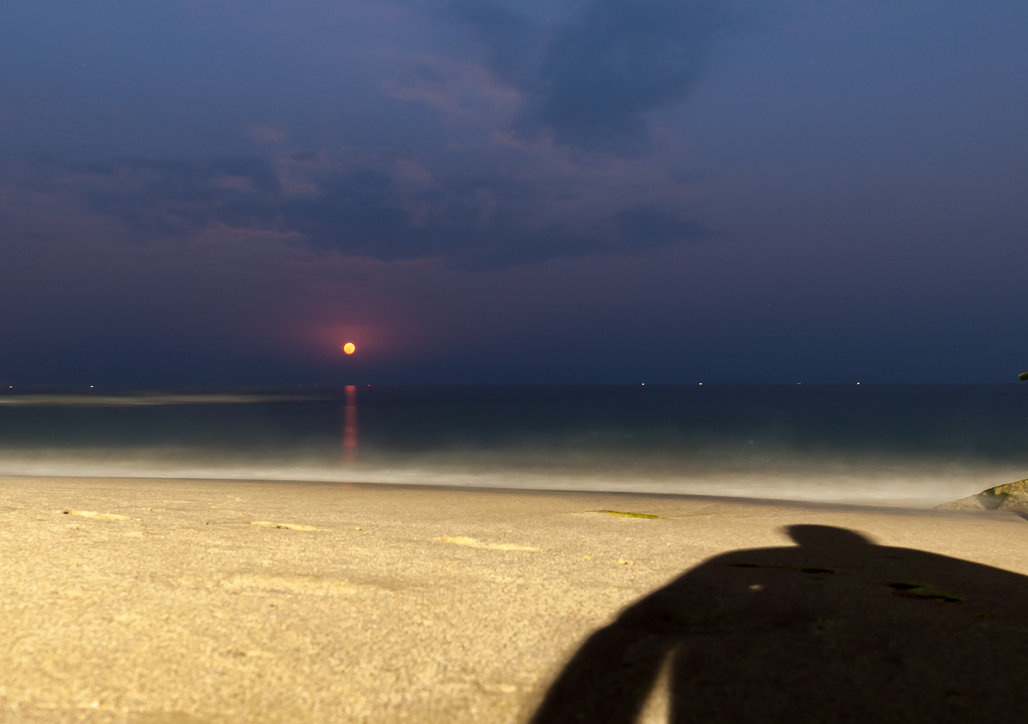 Nikon D700 sample photo. Full moon over the sea photography