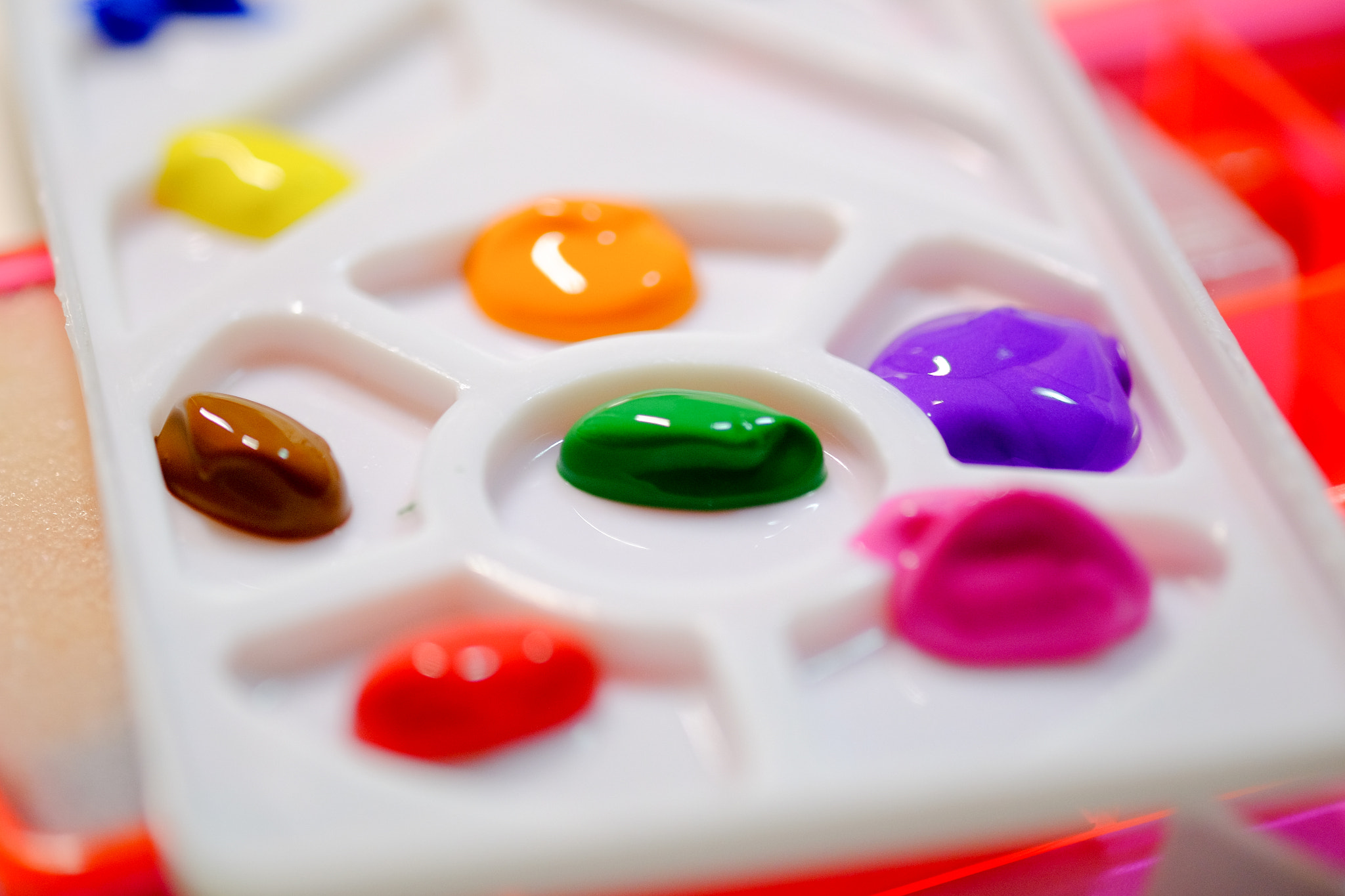 Fujifilm X-T1 + Fujifilm XF 60mm F2.4 R Macro sample photo. Color for my son photography