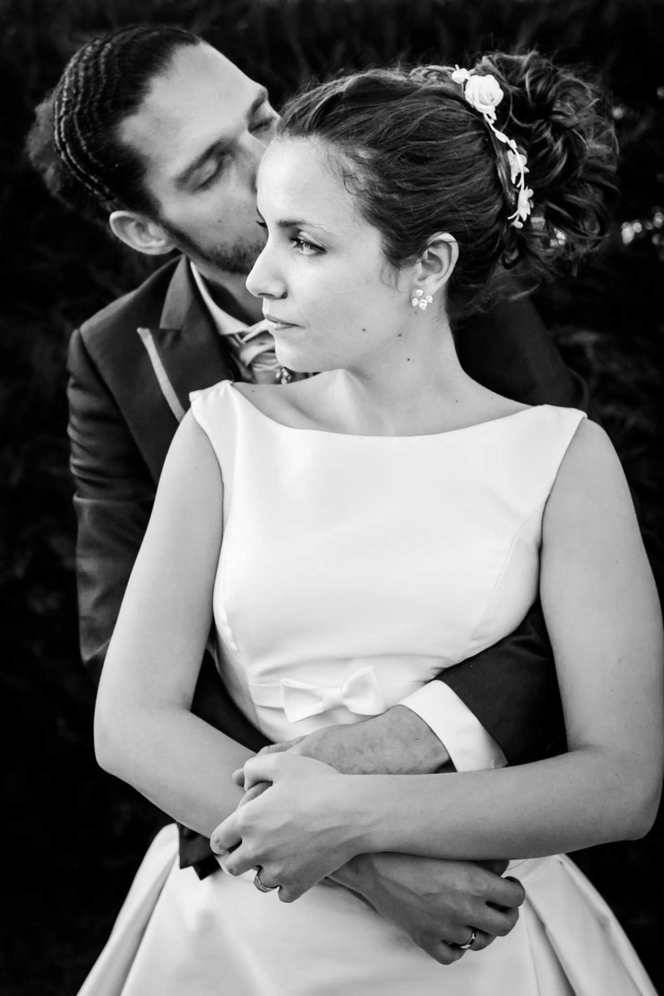 Canon EF 28mm F1.8 USM sample photo. Kissing my wife photography