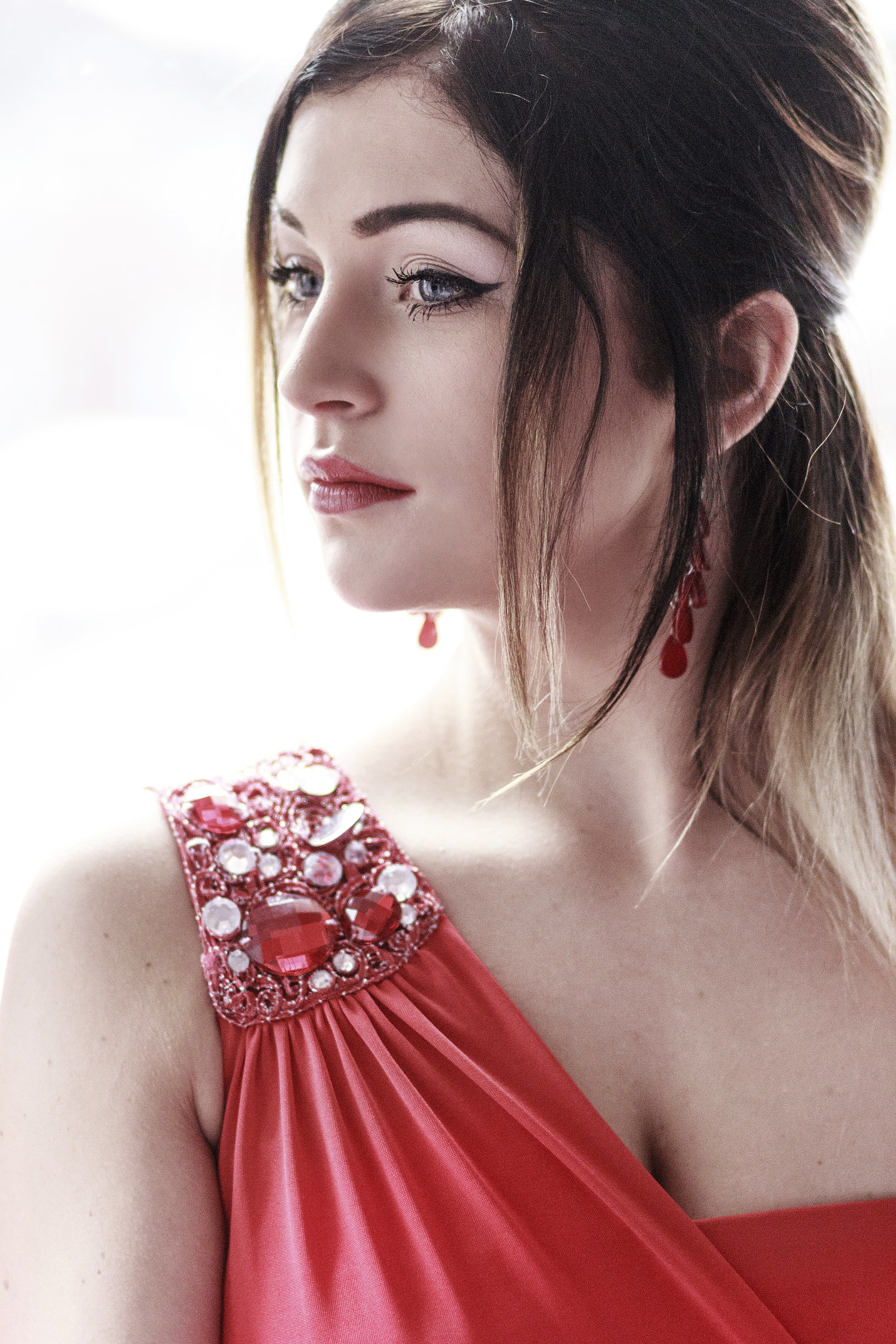 Canon EOS 60D + Canon EF 85mm F1.8 USM sample photo. Sara photography