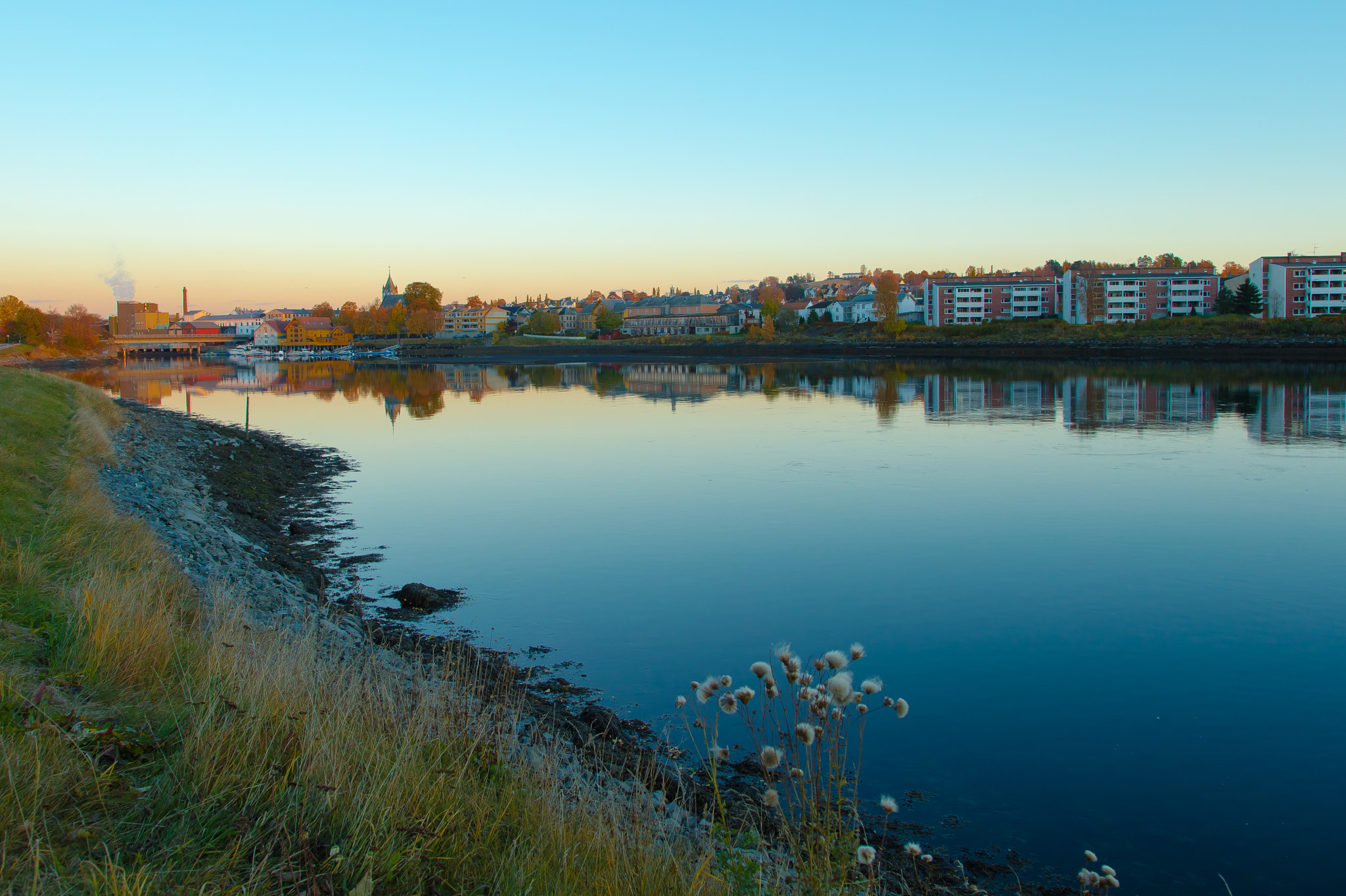 Canon EOS 5DS R sample photo. Autumn evening photography