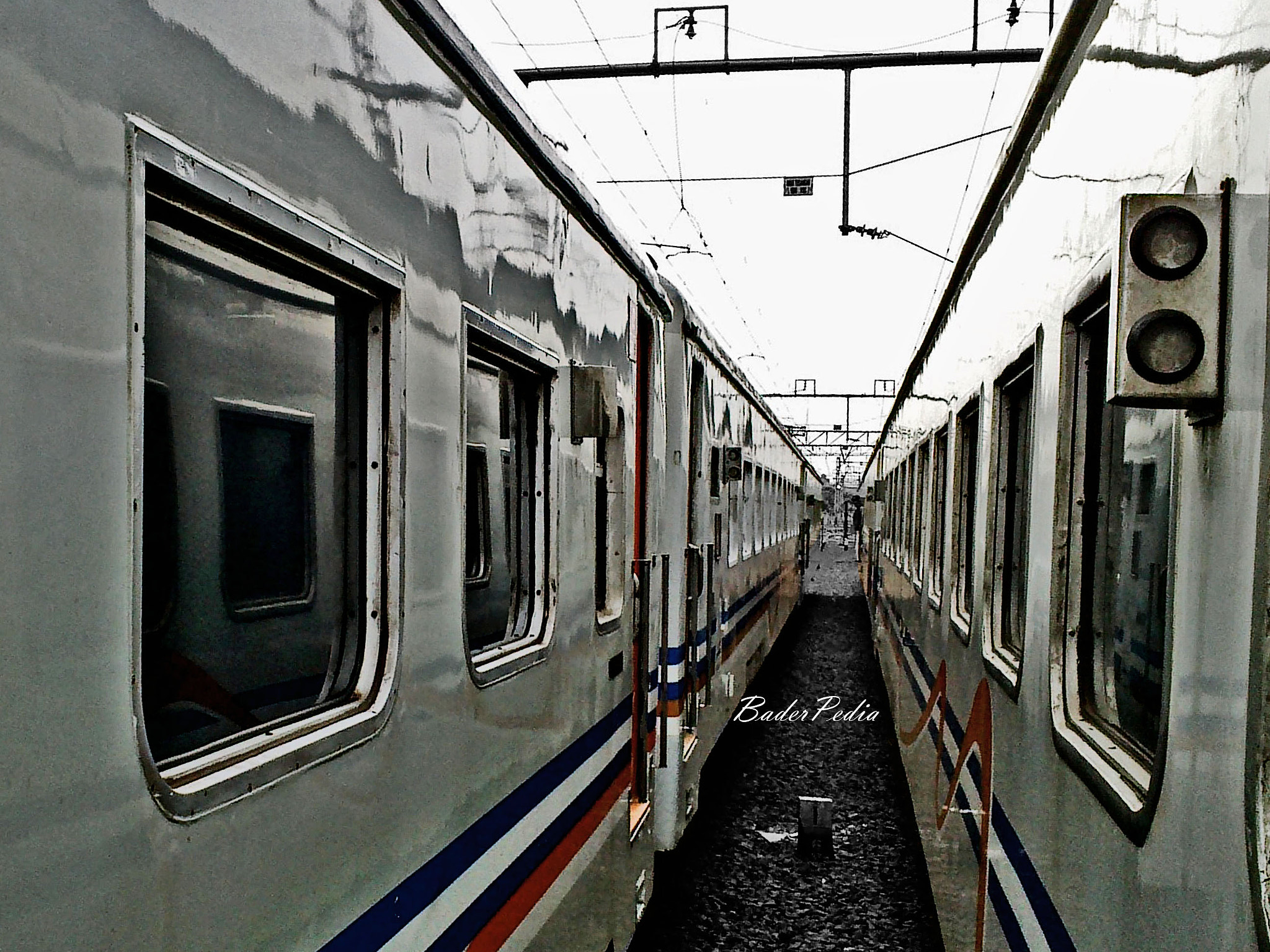 Nokia C5-03 sample photo. Indonesian railways photography