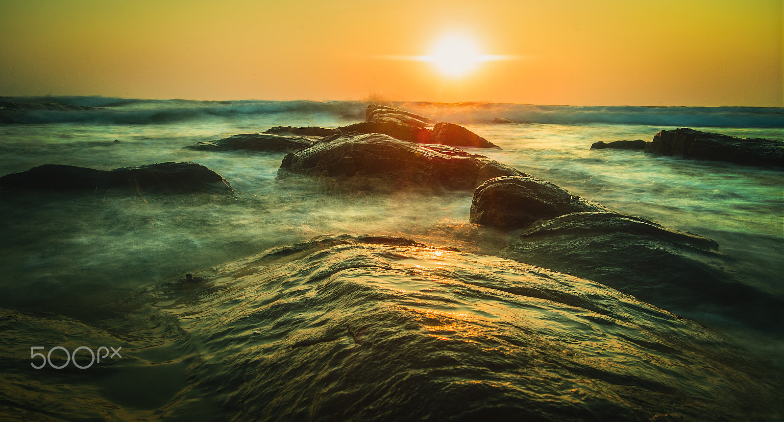 Canon EF 16-35mm F2.8L USM sample photo. Waves like splashes of champagne photography