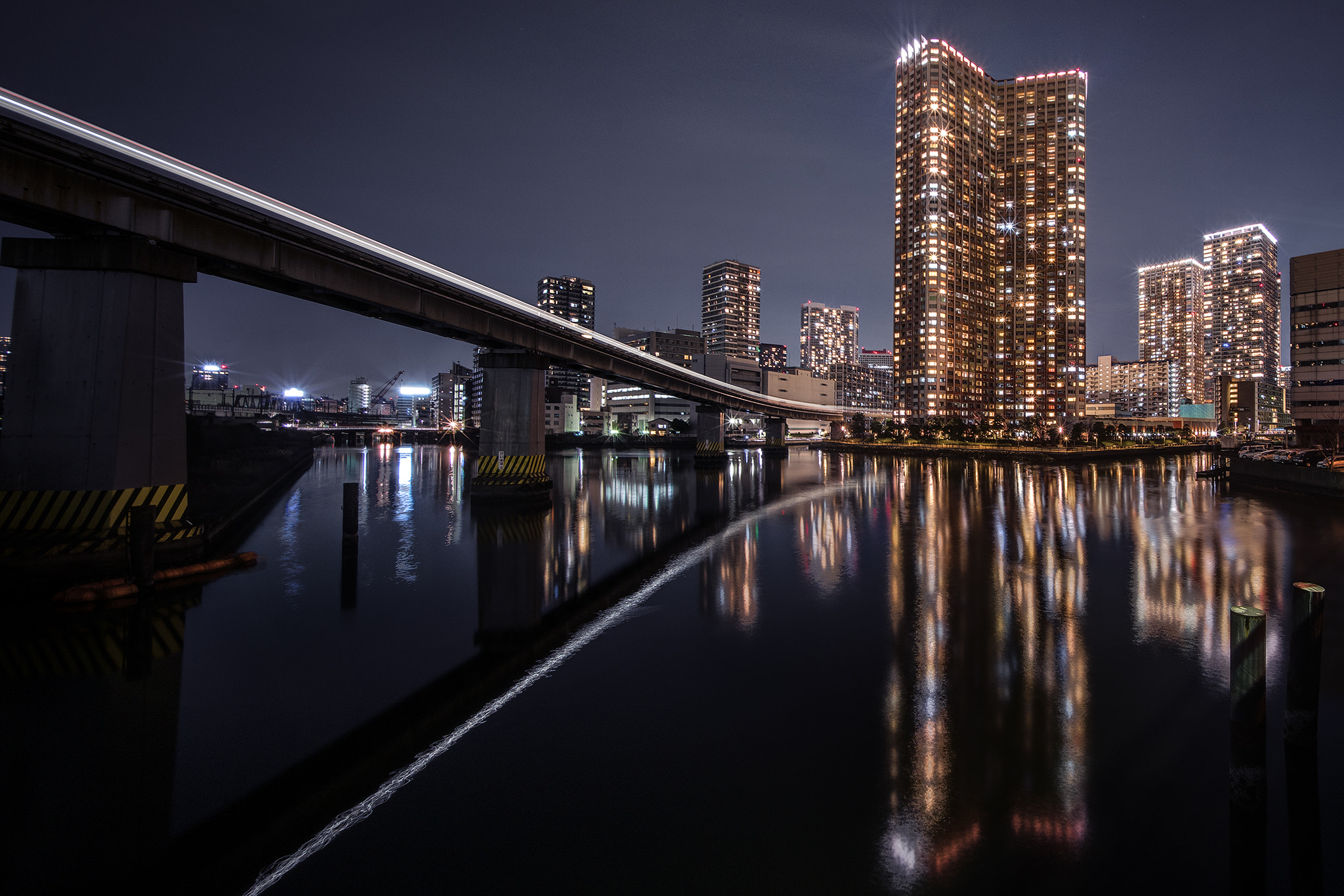 Voigtlander HELIAR-HYPER WIDE 10mm F5.6 sample photo. Galaxy railroad photography