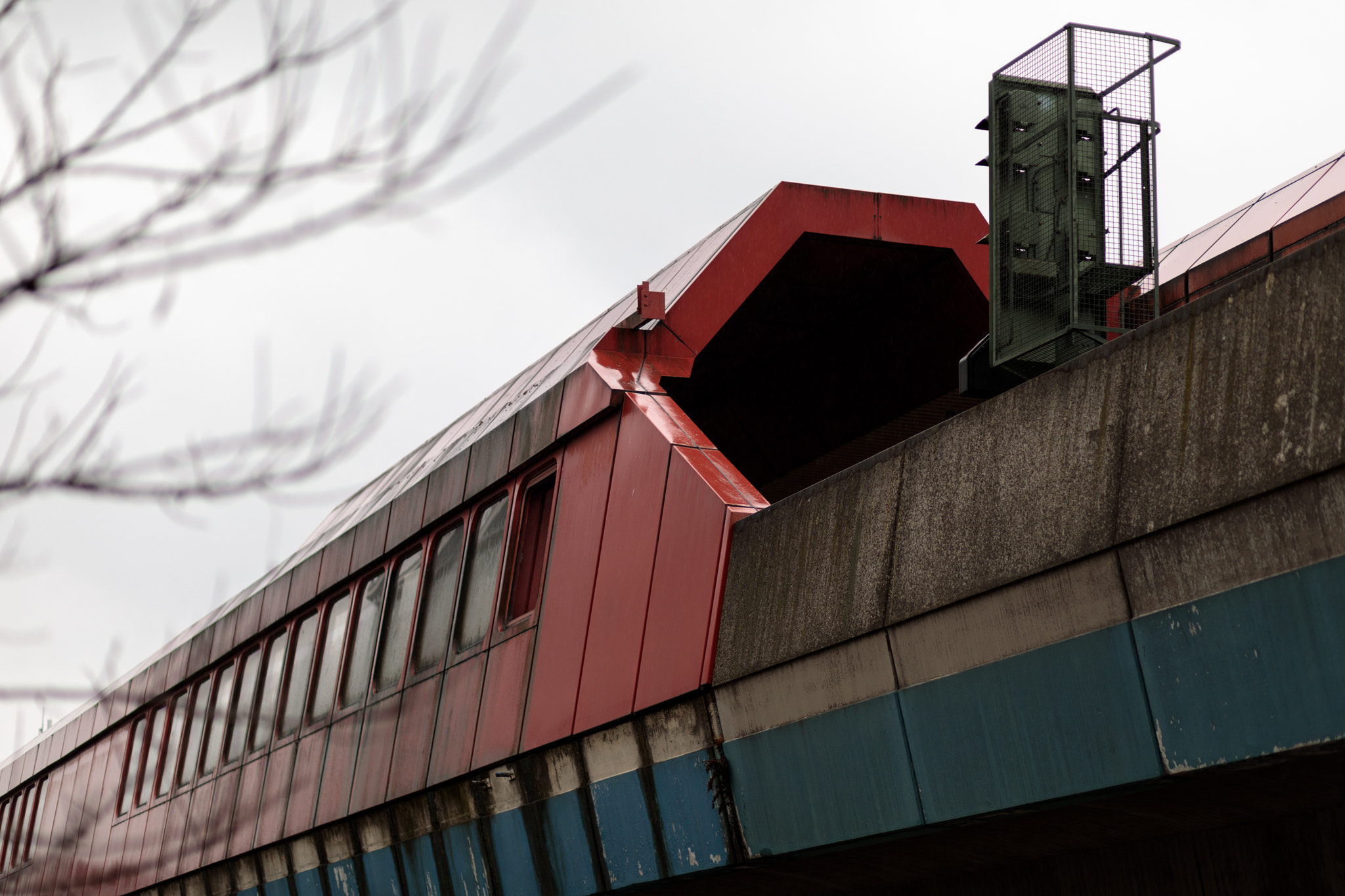 Canon EF 85mm F1.8 USM sample photo. Hammerbrook city-dark photography