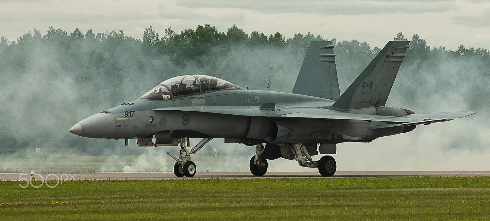Canon EF 75-300mm f/4-5.6 USM sample photo. Mcdonnell douglas cf-18 hornet photography