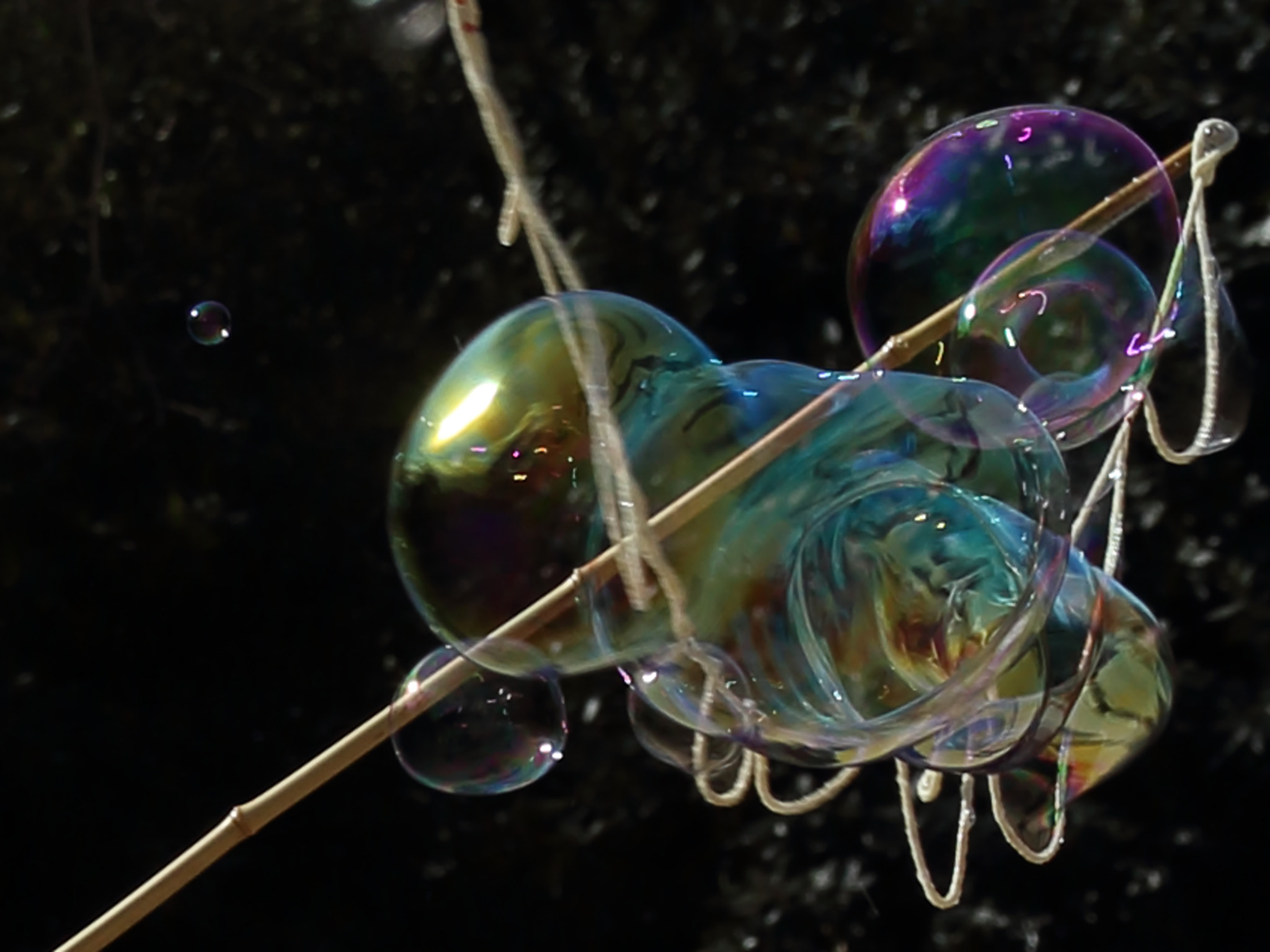 Canon EF 28-300mm F3.5-5.6L IS USM sample photo. Playing with soap bubbles. parc de la ciutadella - photography