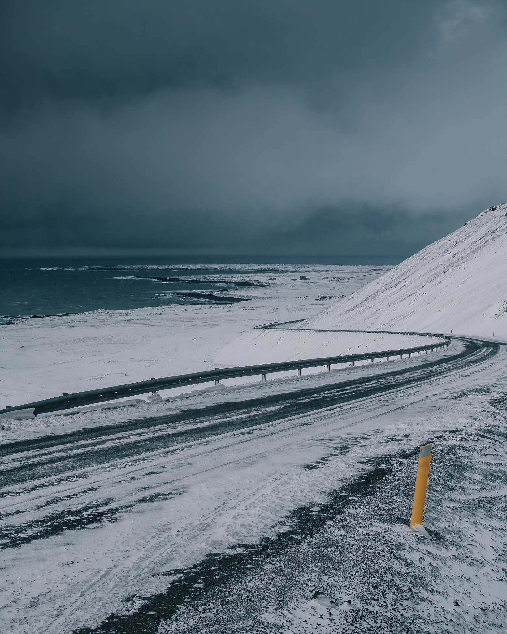 Olympus OM-D E-M5 II + Olympus M.Zuiko Digital 25mm F1.8 sample photo. Iceland photography