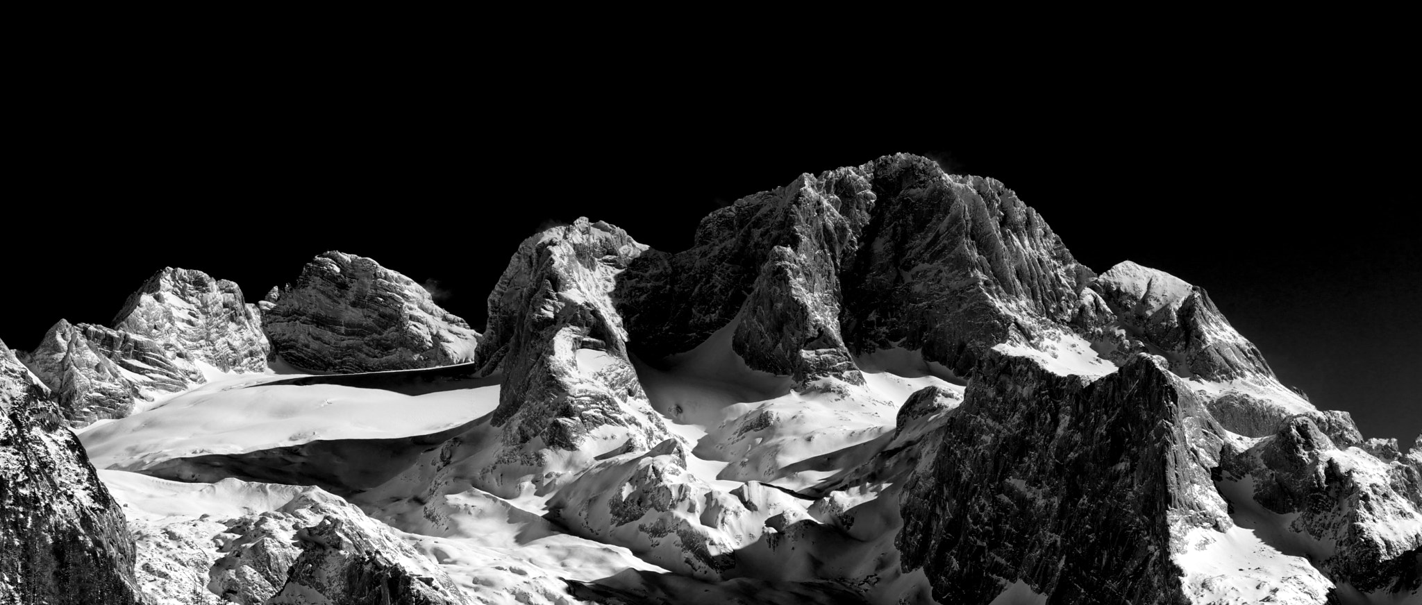Nikon AF-S Nikkor 70-200mm F2.8G ED VR II sample photo. Dachstein photography