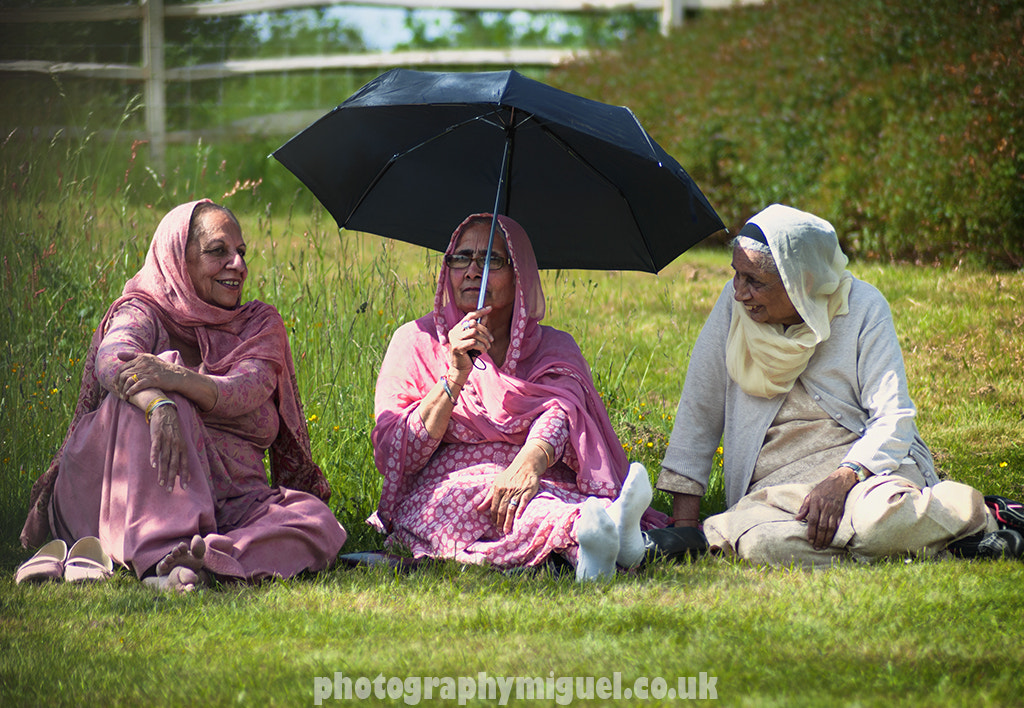 Nikon D300 sample photo. Women at the chattri war memorial, brighton and hove, england. photography
