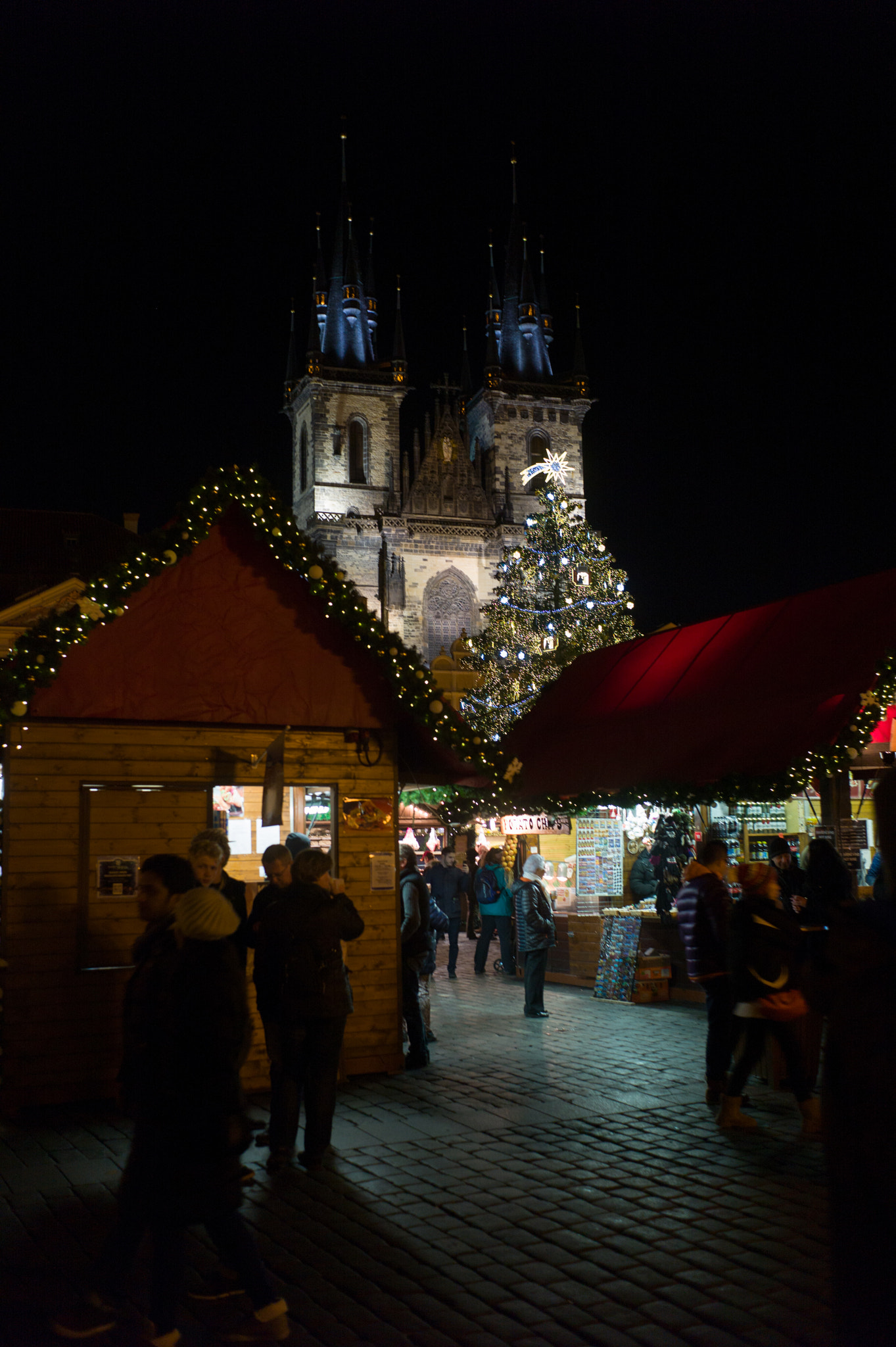 Leica M9 + Summicron-M 35mm f/2 (IV) sample photo. Christmas at old town square photography