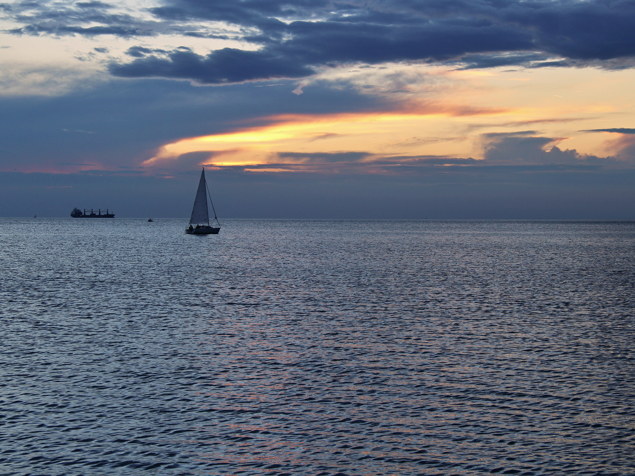 Canon EF-S 17-85mm F4-5.6 IS USM sample photo. Against the sunset photography