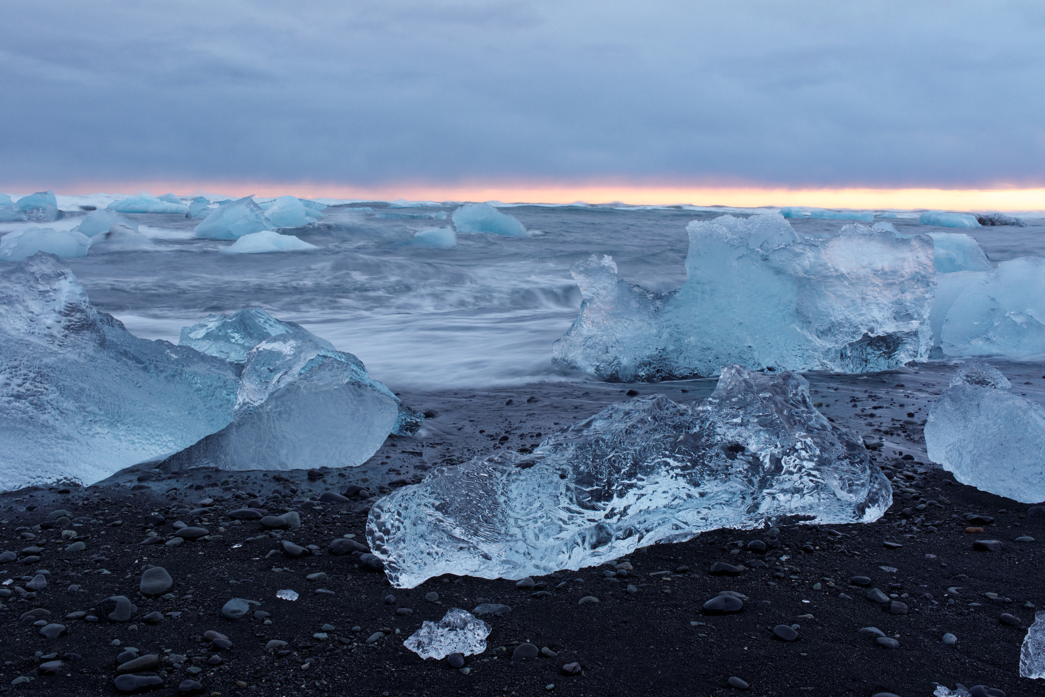 Samsung NX1000 + Samsung NX 18-55mm F3.5-5.6 OIS sample photo. Ice beach, iceland photography