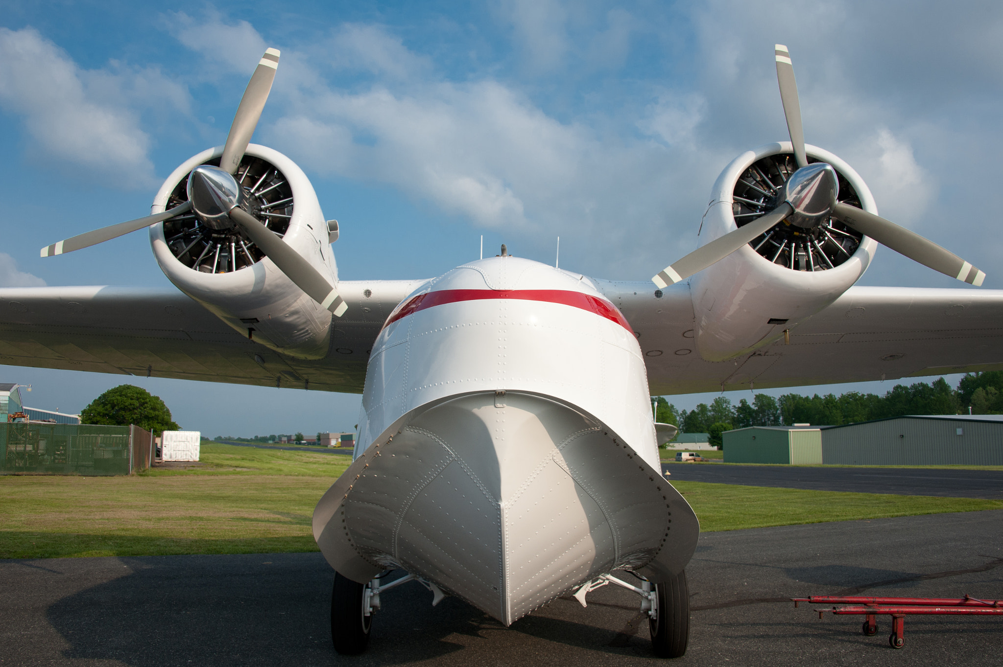 Nikon D700 sample photo. Grumman goose plane in airport photography