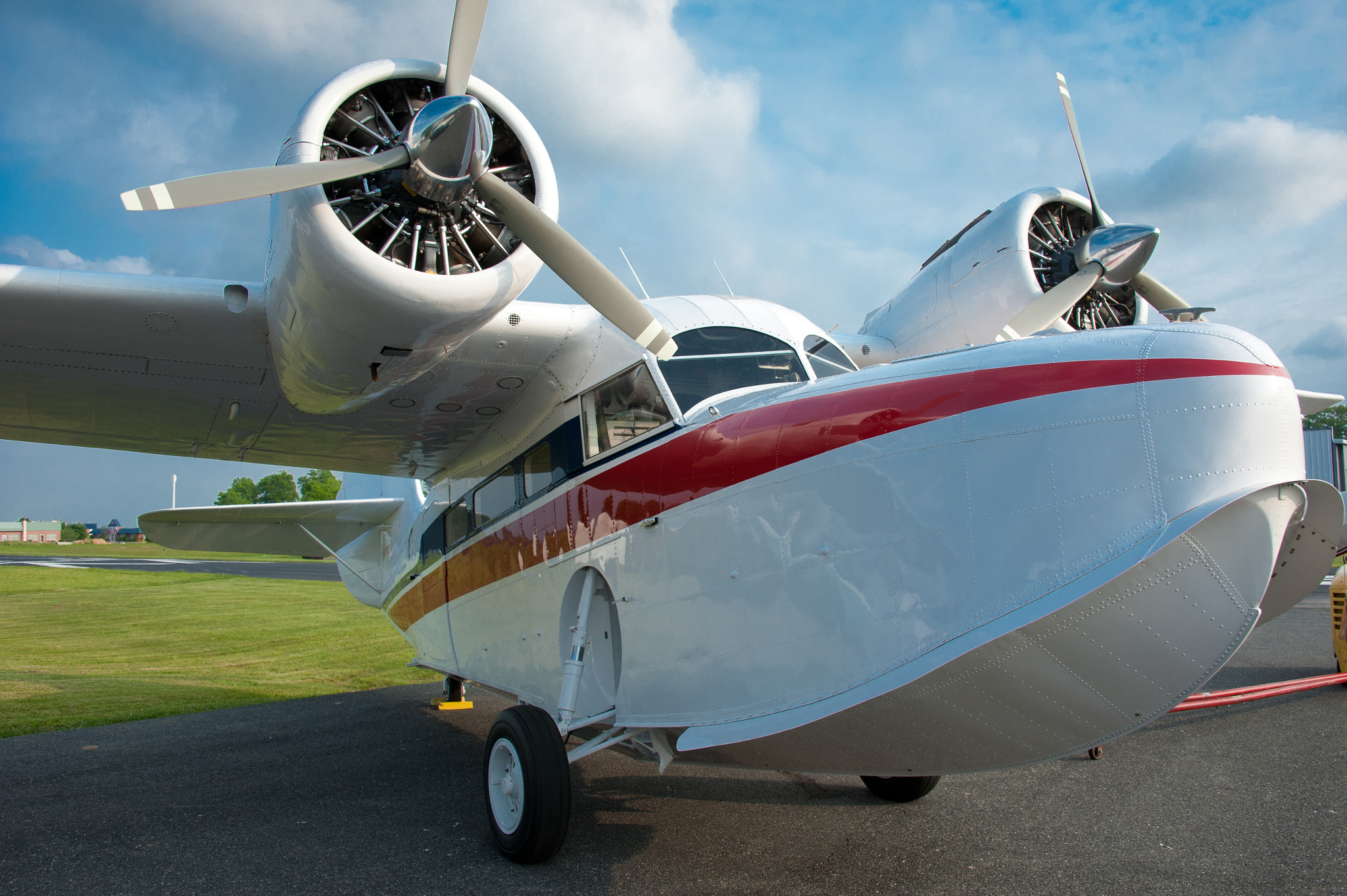 Nikon D700 sample photo. Grumman goose plane in airport photography