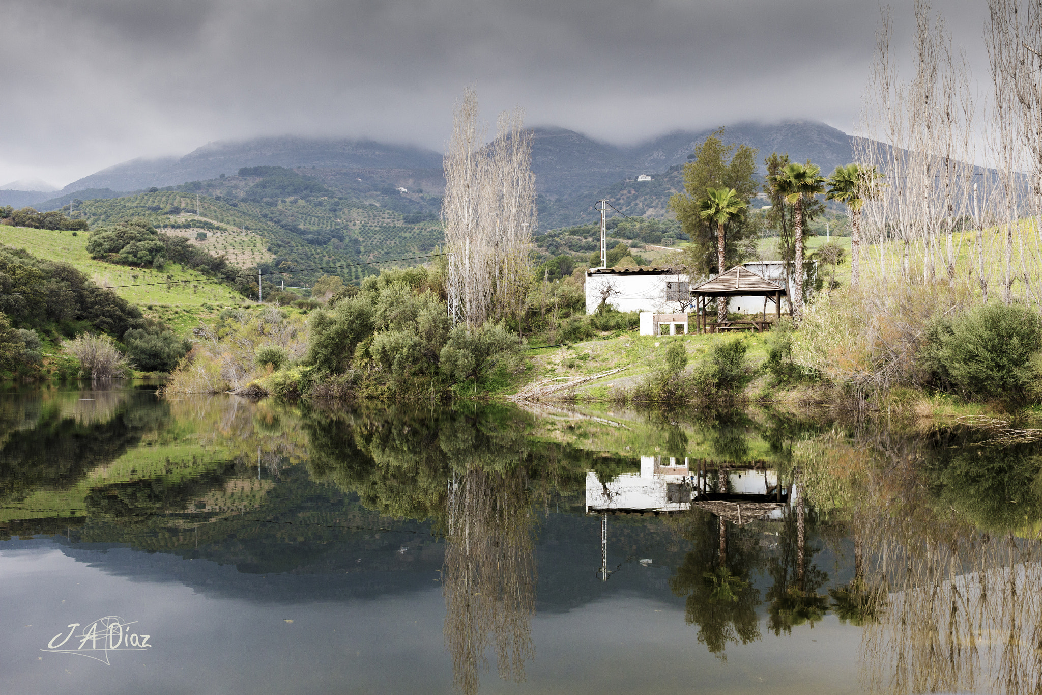 Canon EF 24-70mm F4L IS USM sample photo. Reflejos.jpg photography