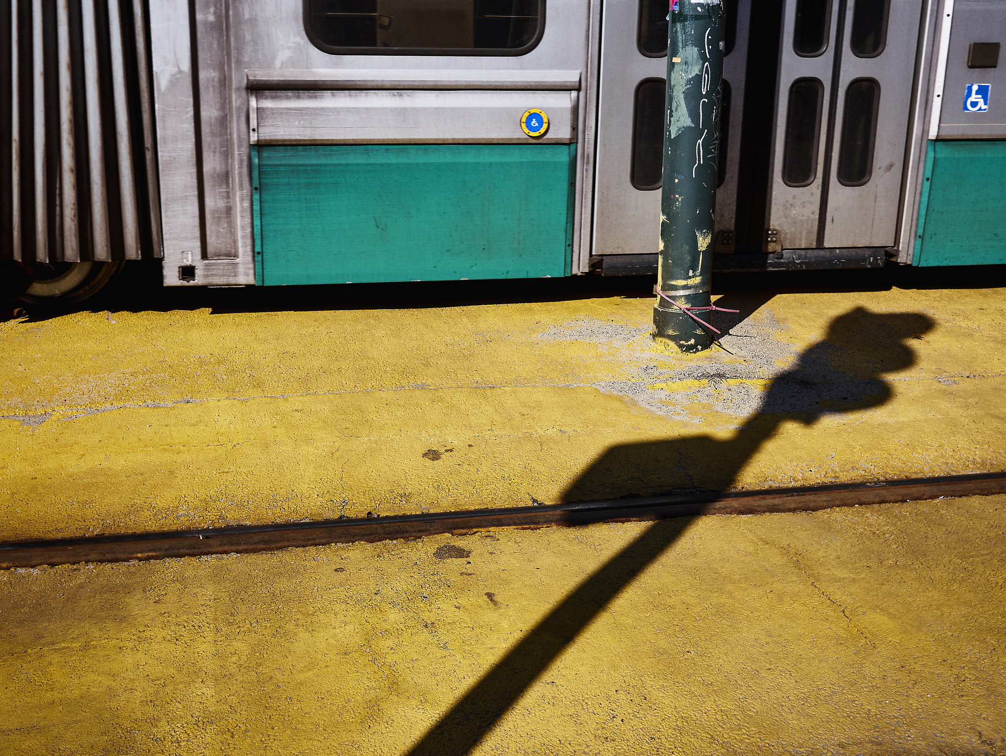 LUMIX G 20/F1.7 II sample photo. T crossing photography