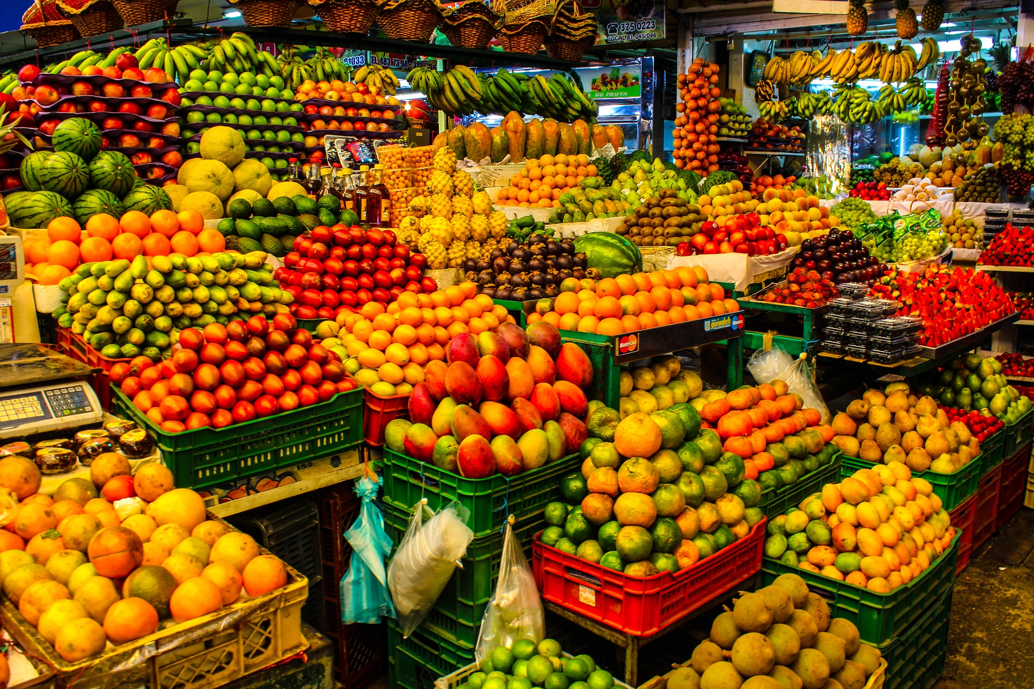 Canon EF-S 18-55mm F3.5-5.6 IS sample photo. [fruit market, bogota, colombia] photography