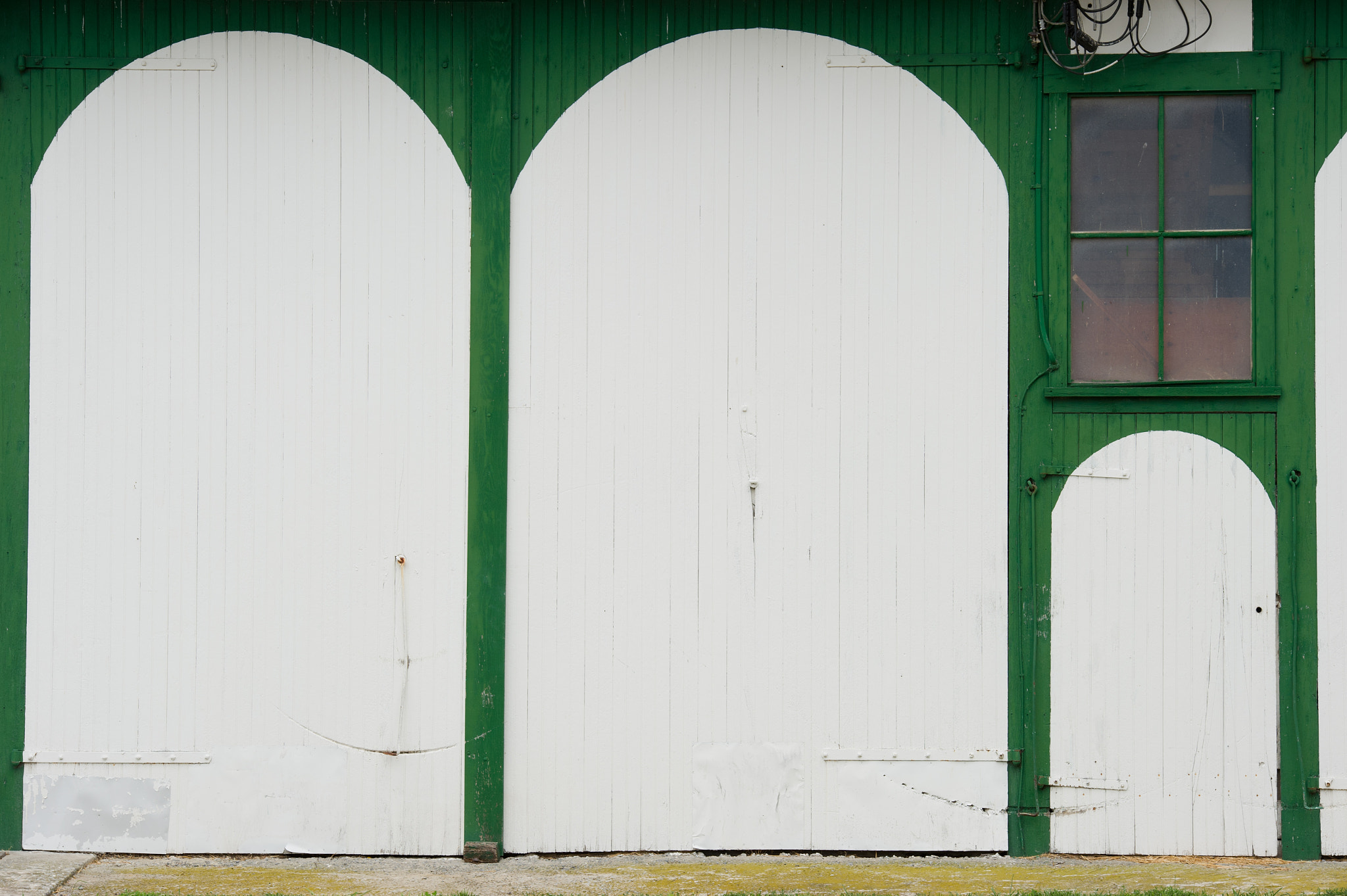 Nikon D3S sample photo. Painted barn door photography