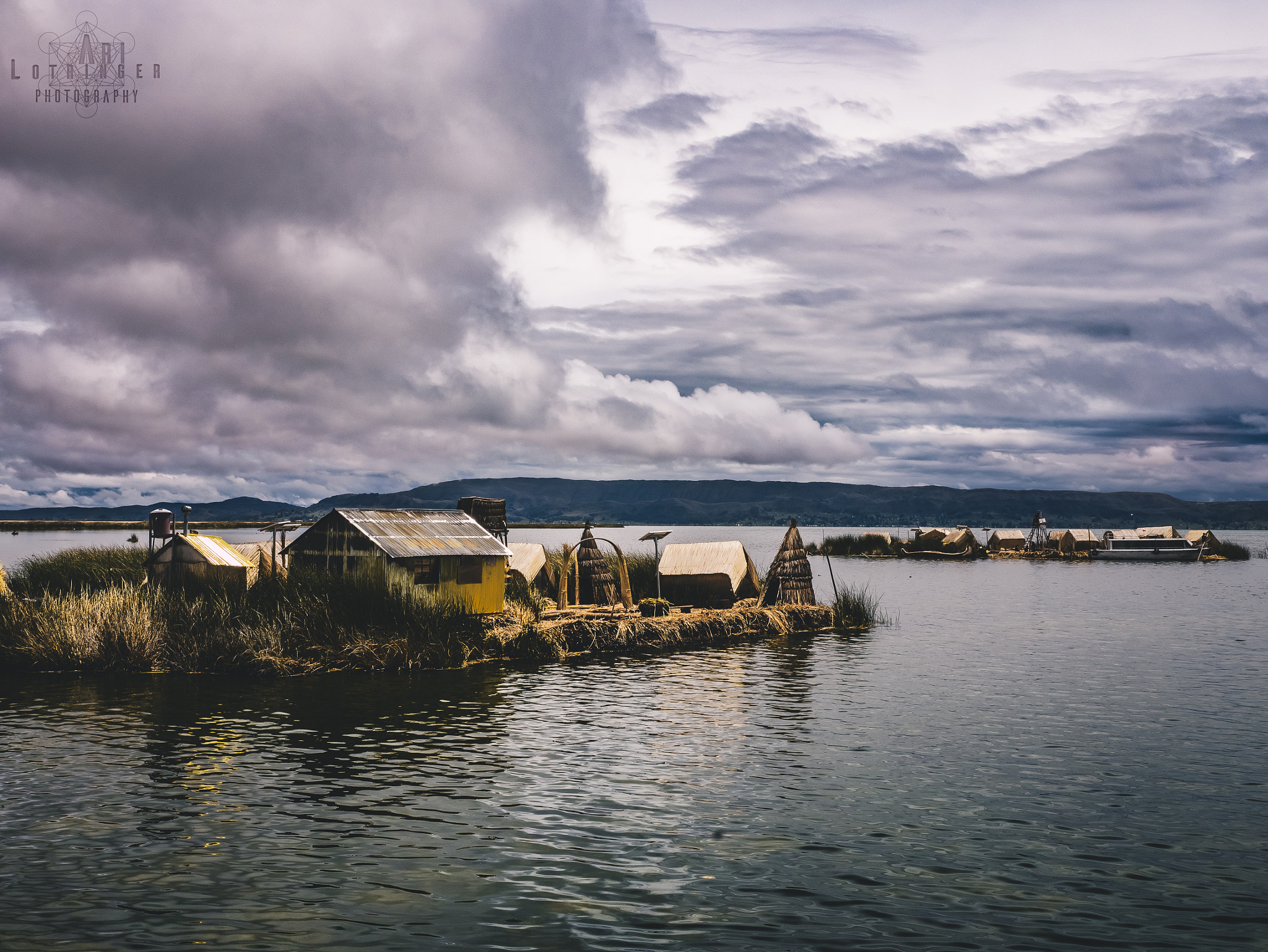 Panasonic Lumix DMC-G7 + Panasonic Leica DG Summilux 25mm F1.4 II ASPH sample photo. Uros islands photography