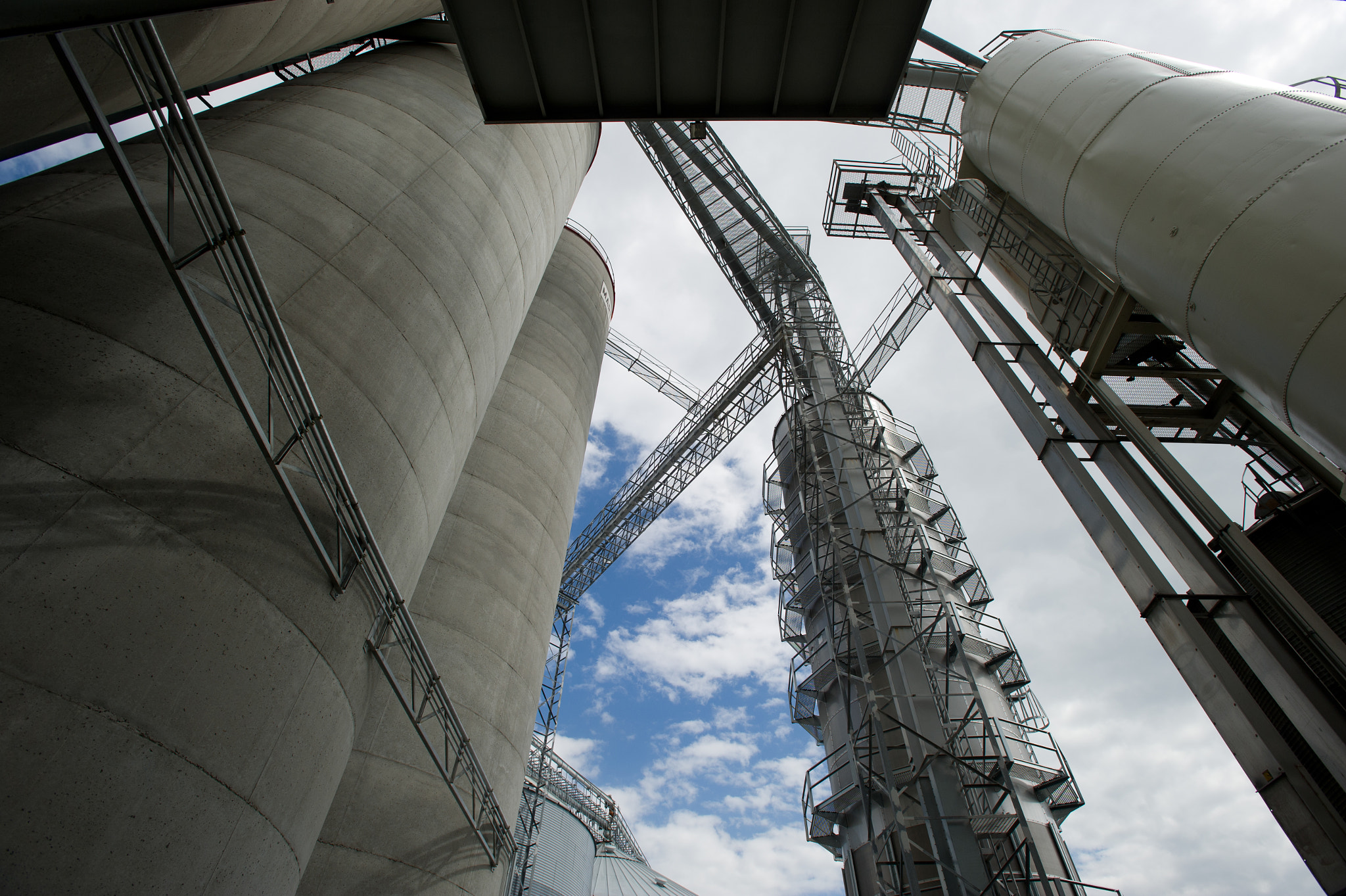 Nikon D3S + Nikon AF-S Nikkor 17-35mm F2.8D ED-IF sample photo. Grain elevator photography