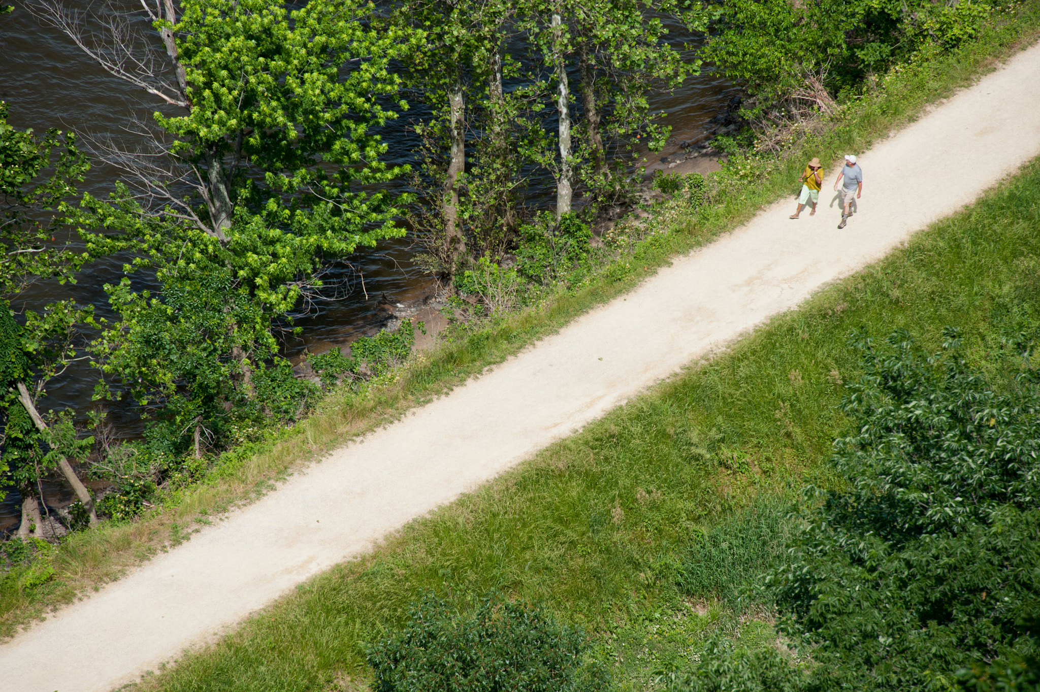 Nikon D700 sample photo. Couple going for a walk on c&o canal photography
