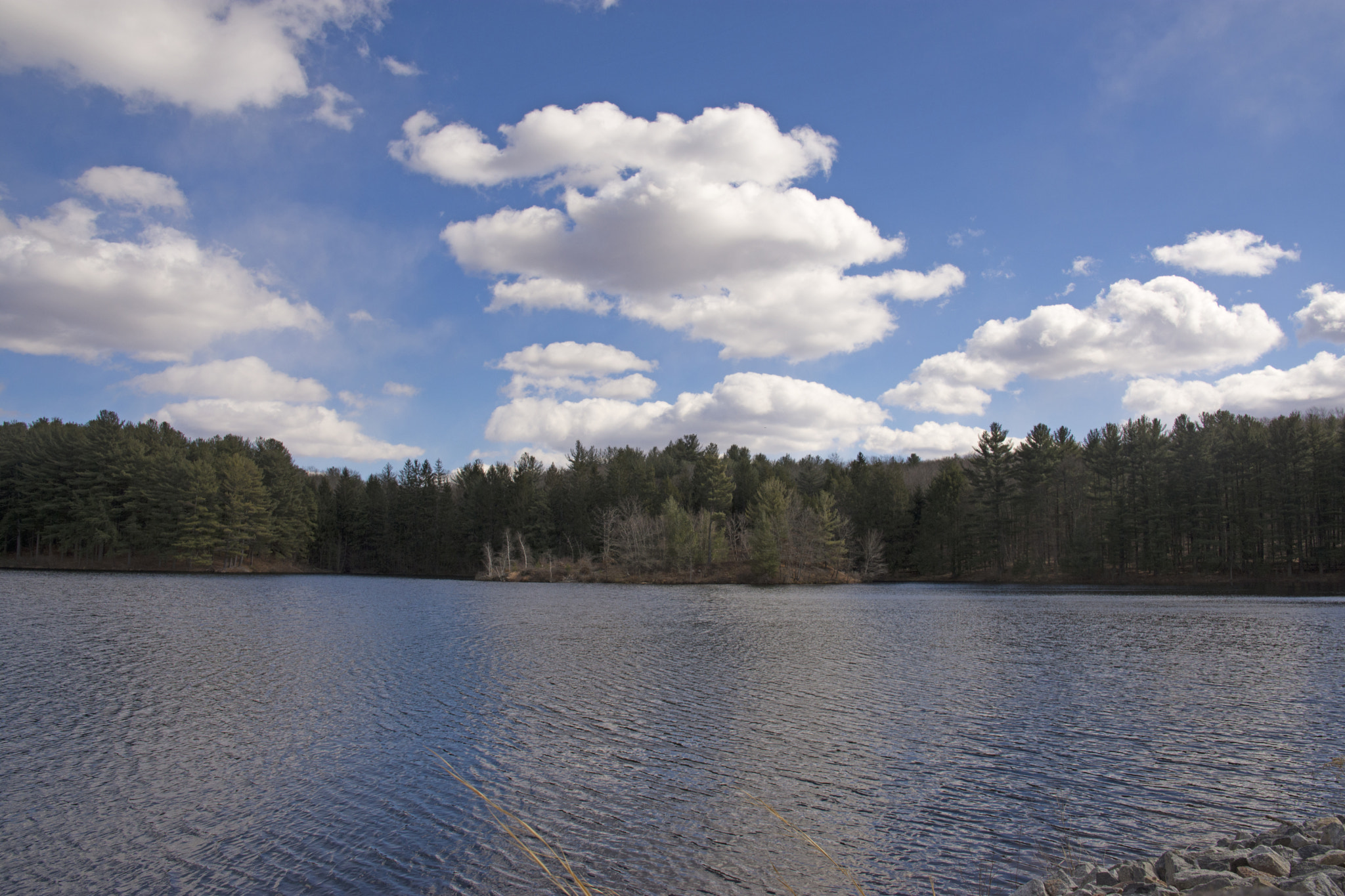Nikon D7200 sample photo. Clouds and sky reflecting on bolton lake photography