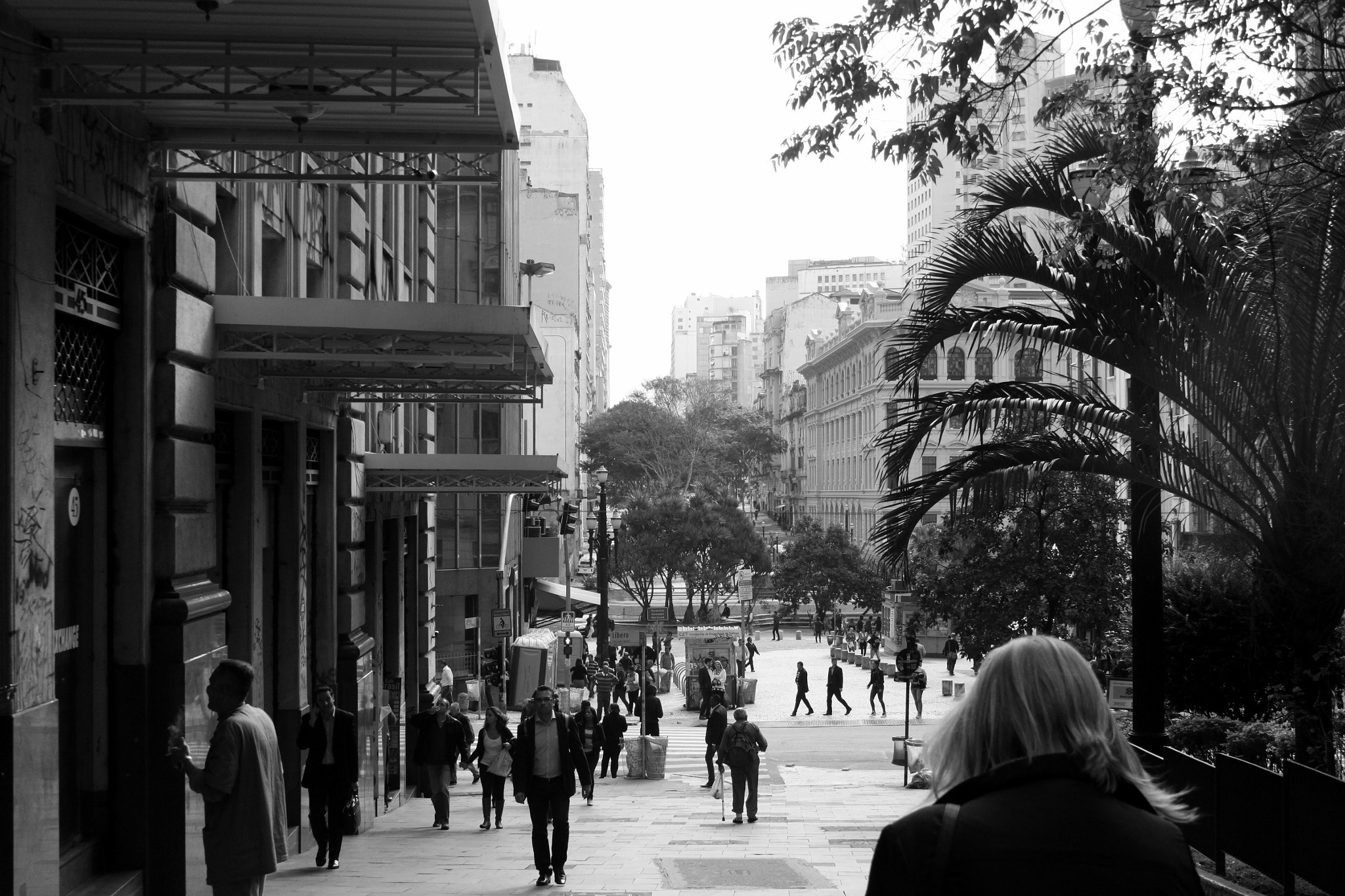 Canon EF-S 18-55mm F3.5-5.6 II sample photo. City photography