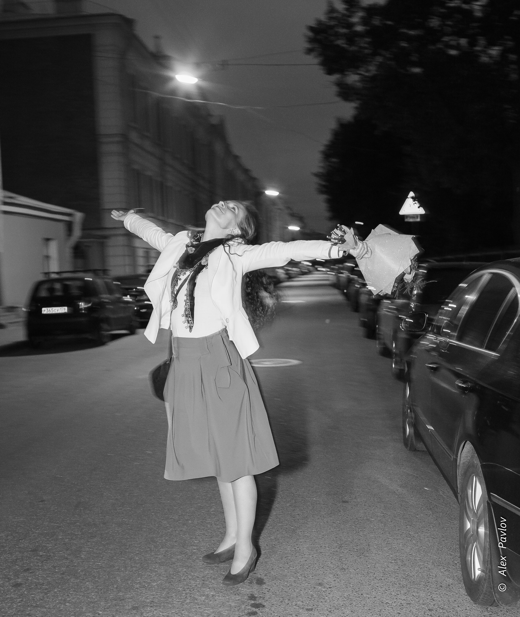Canon EF 35mm F1.4L USM sample photo. Happy woman photography