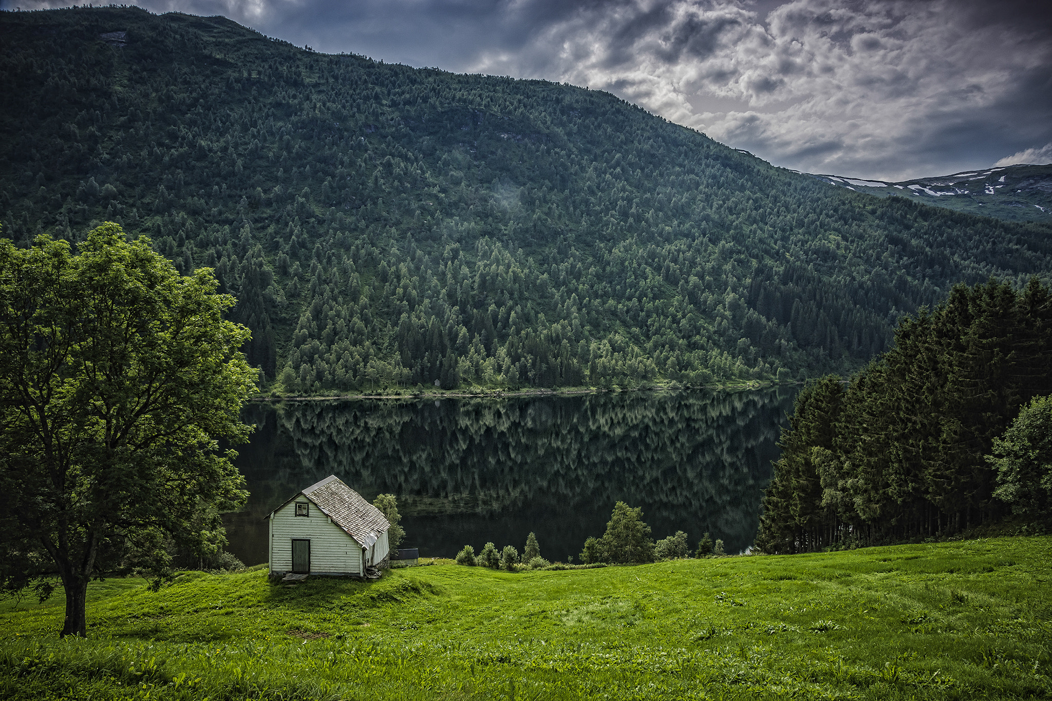 Sony SLT-A65 (SLT-A65V) + 17-50mm F2.8 sample photo. Myrkdalswatnet photography