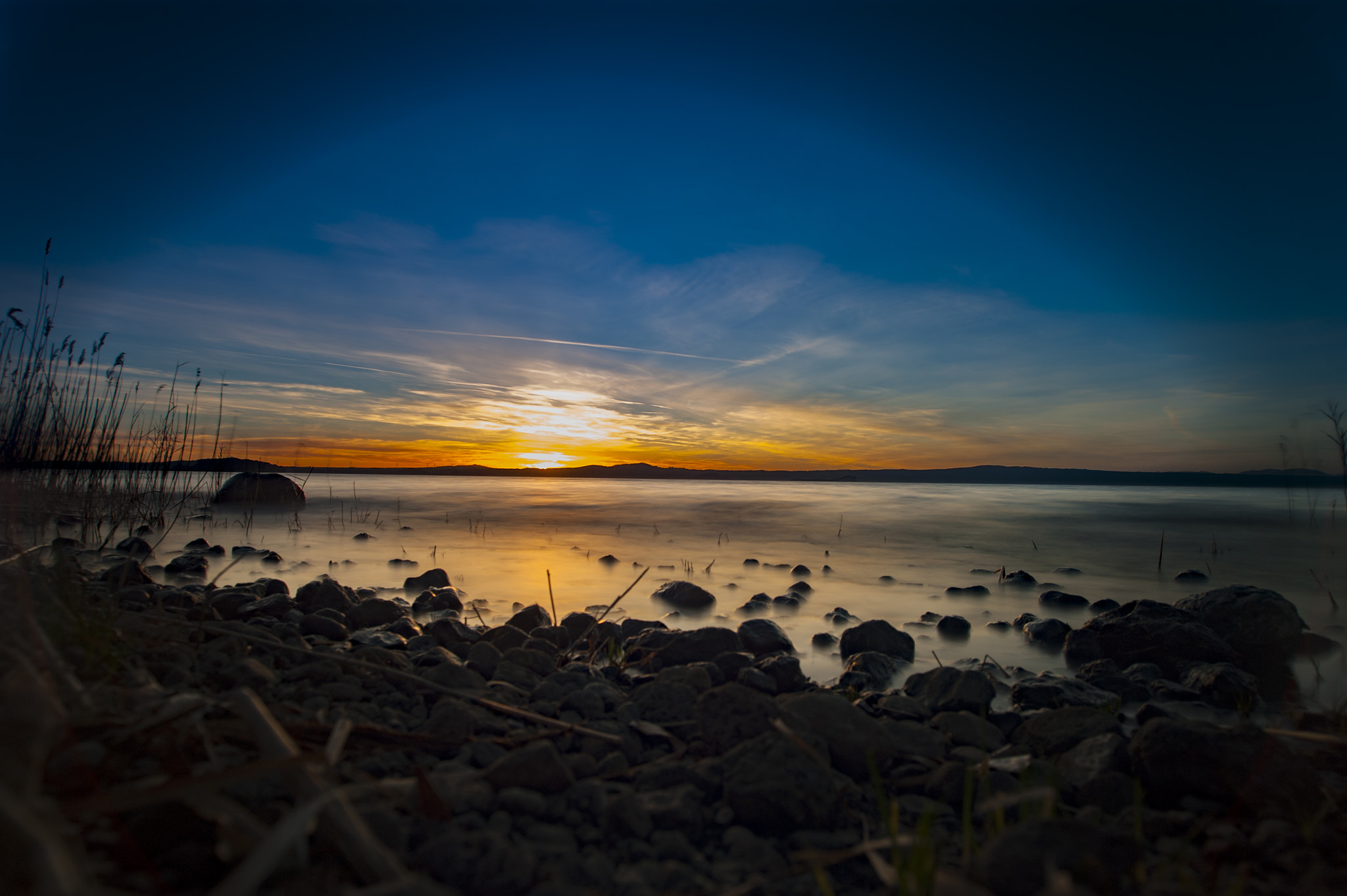 Nikon D700 + Sigma 17-35mm F2.8-4 EX Aspherical sample photo. Fermati e osserva photography