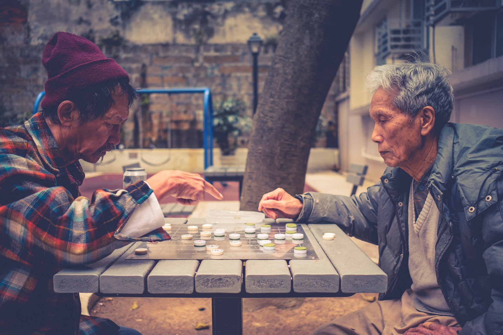 Fujifilm X-T2 + Fujifilm XF 23mm F2 R WR sample photo. Brains battle photography