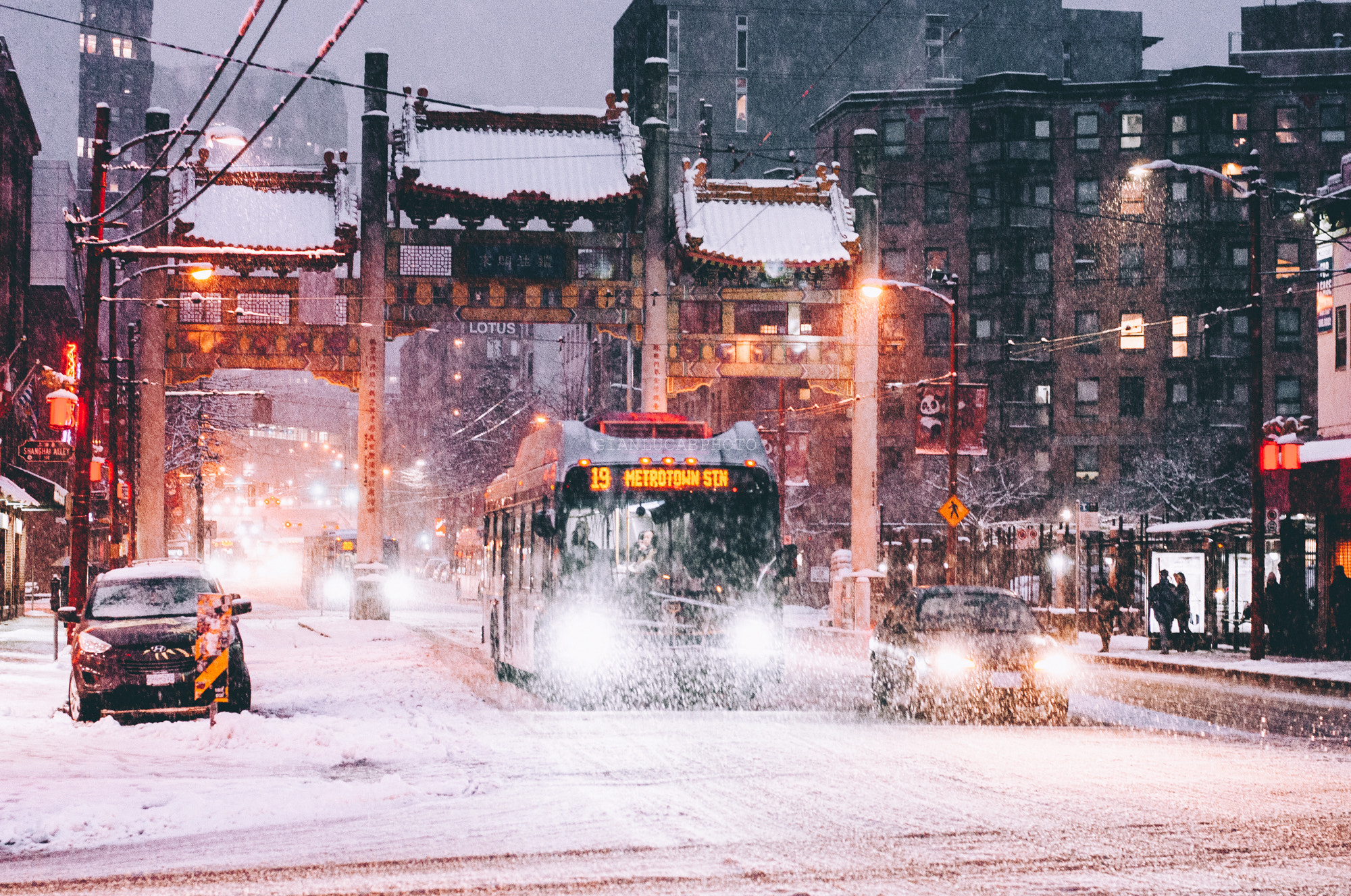 Nikon D5000 + Nikon AF-S Nikkor 50mm F1.8G sample photo. Chinatown snow photography
